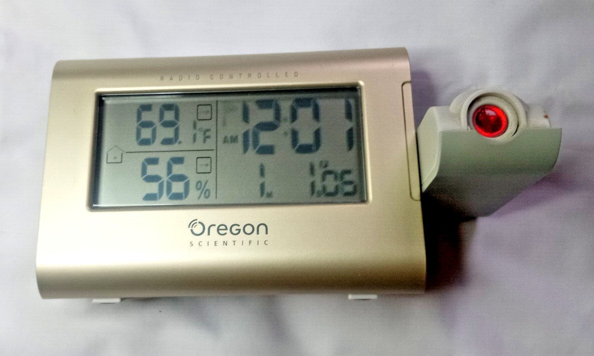 Oregon Scientific Projection Alarm Clock Model RMR606HGPA Weather Works
