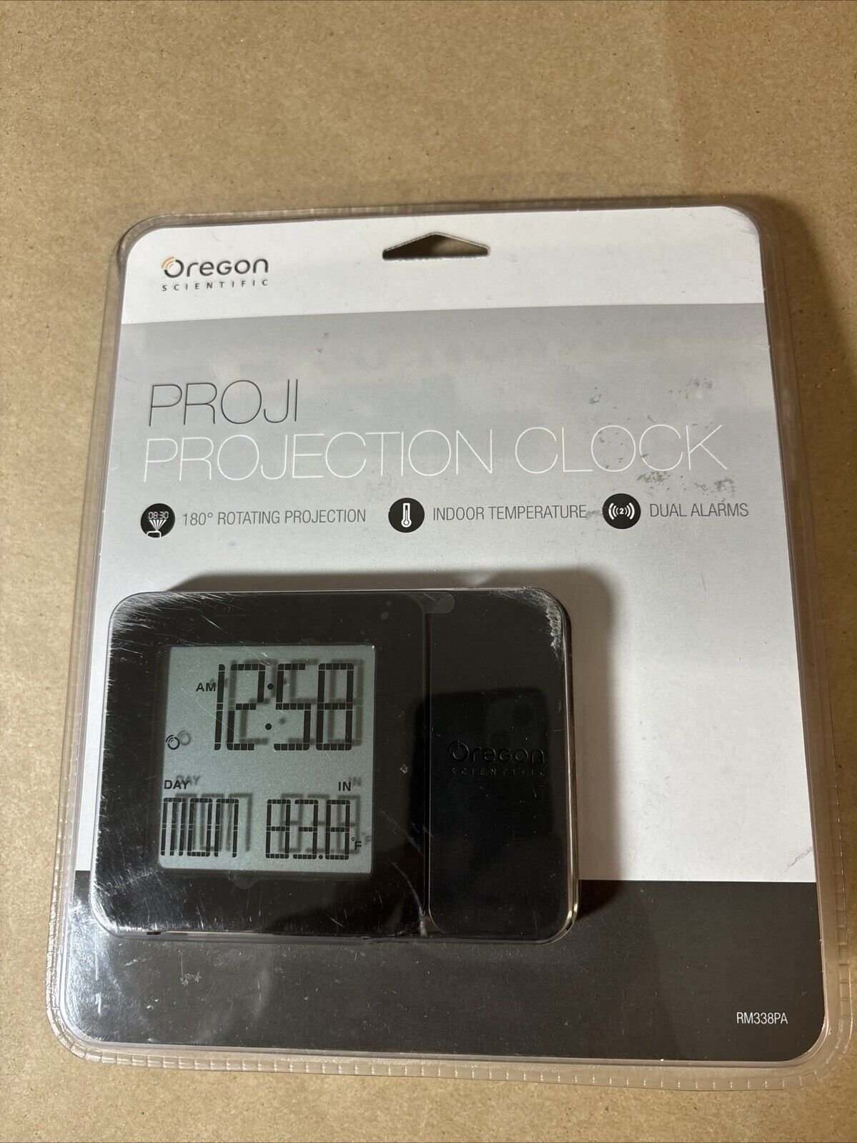 Oregon Scientific Projection Clock Dual Alarms 180 Degree RotatingRM338PA NEW!