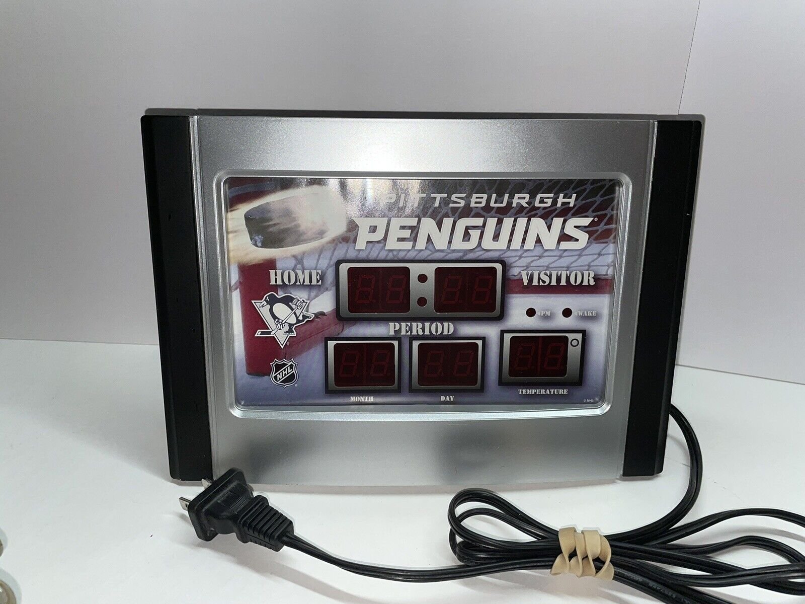 Pittsburgh Penguins Scoreboard Electric Alarm Clock Thermometer Works