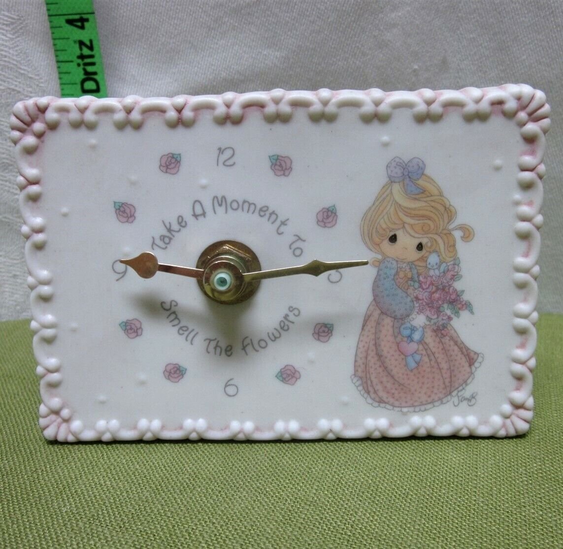 PRECIOUS MOMENTS Smell the Flowers clock 1995 bisque porcelain shelf-sitter