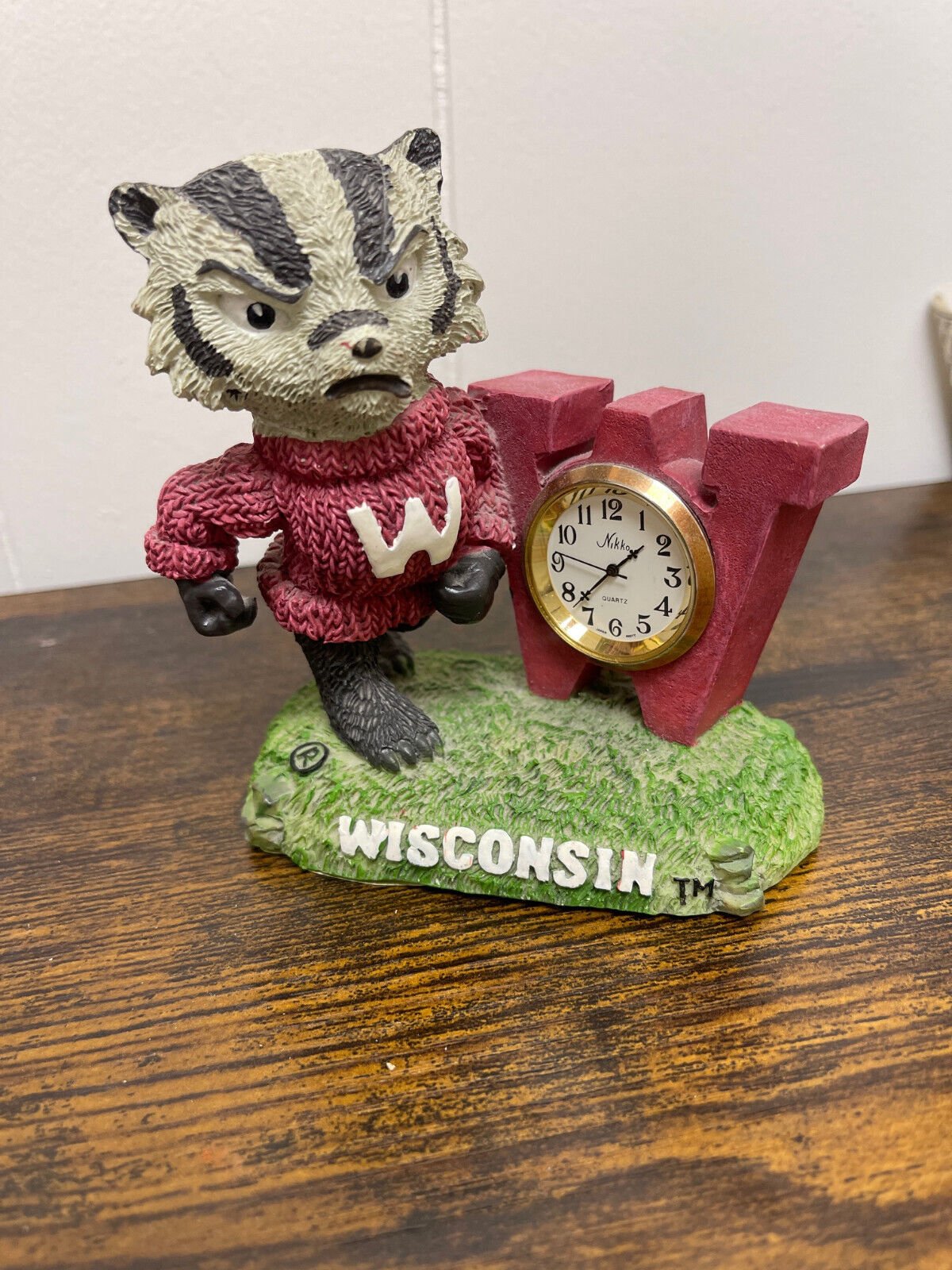 RARE Wisconsin Badgers Figurine Desk Clock Country Timepiece Collection