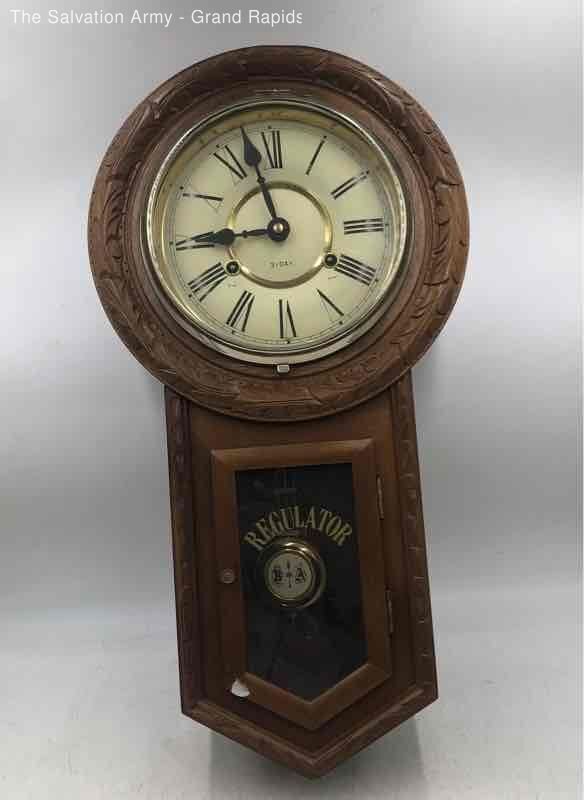 Regulator Brown 31 Day Decorative Wind Up Key Wall Hanging Clock