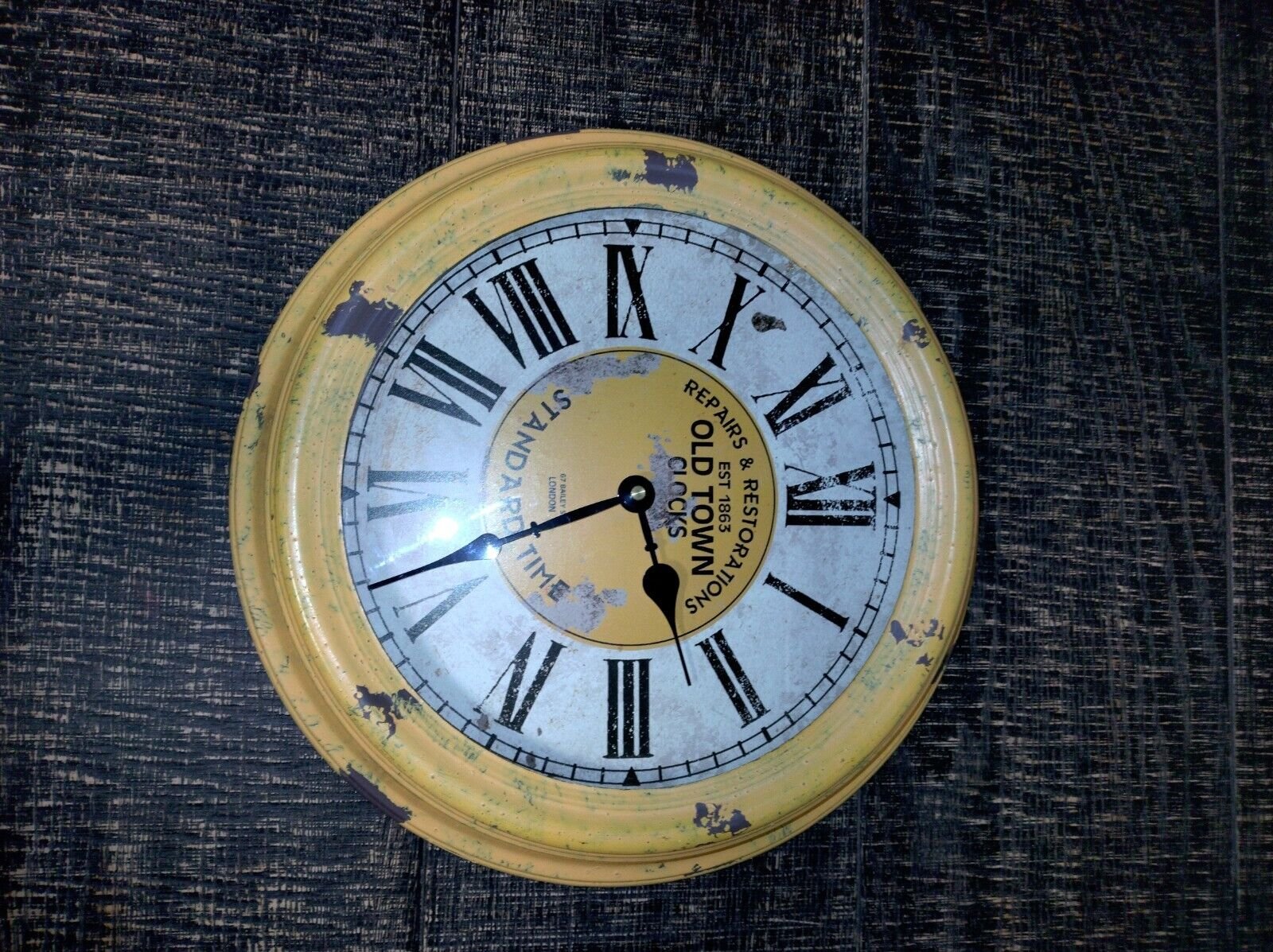 Rustic Metal 14.5" Large Round Yellow Metal Clock Home Decor Old town Clocks