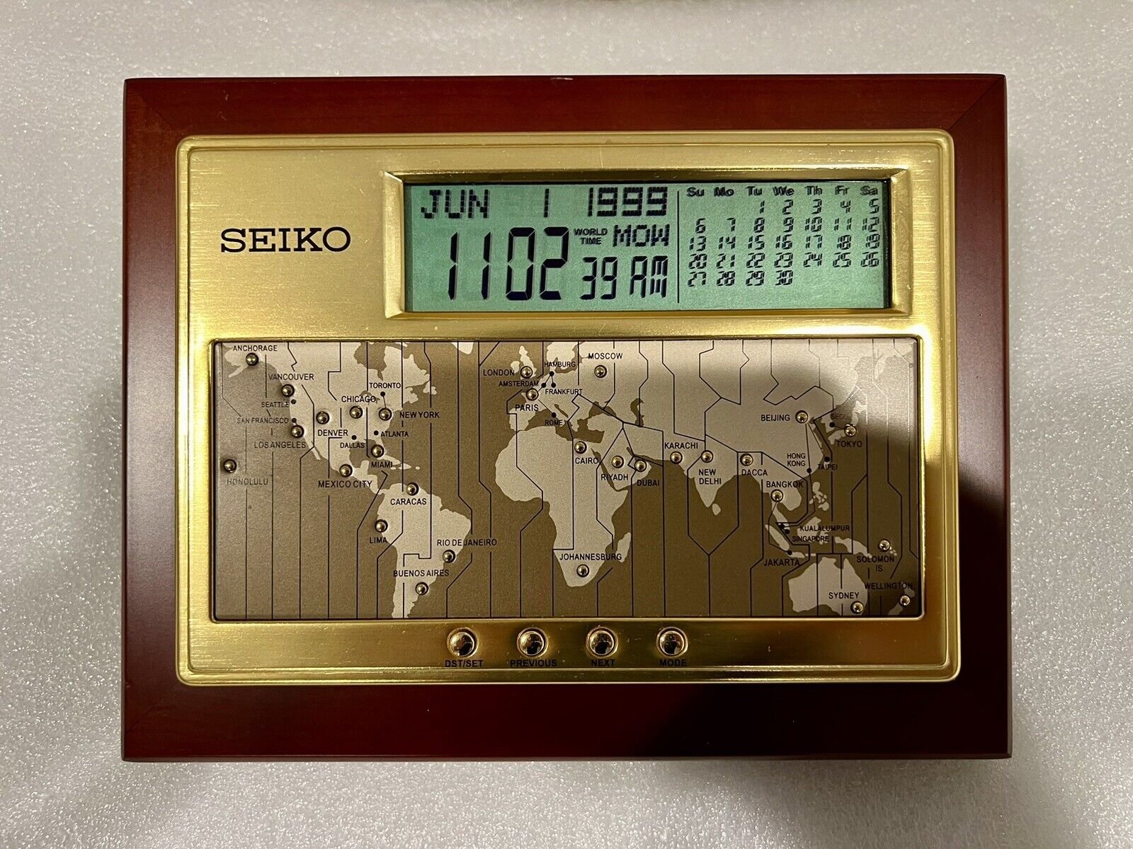 SEIKO World Time Desk Clock