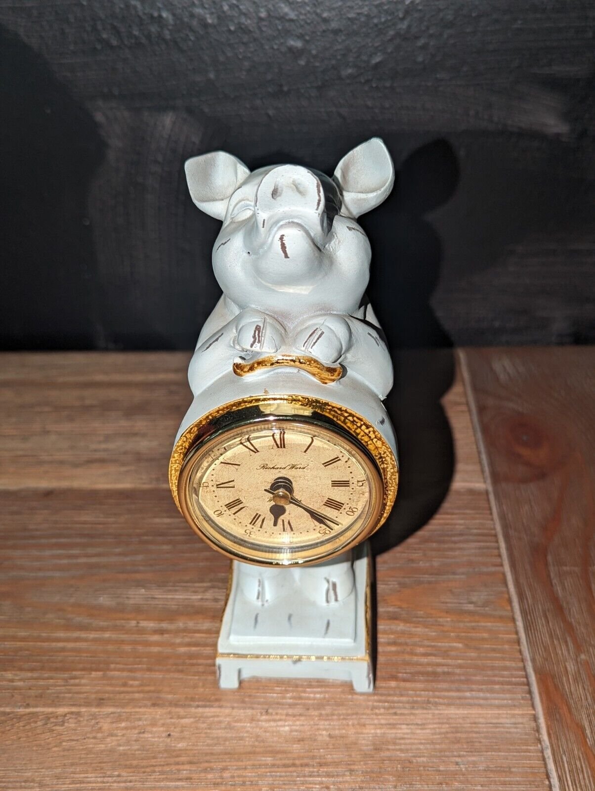 Swiss Colony Richard Ward Happy Times Pig Table Clock 8 3/4"
