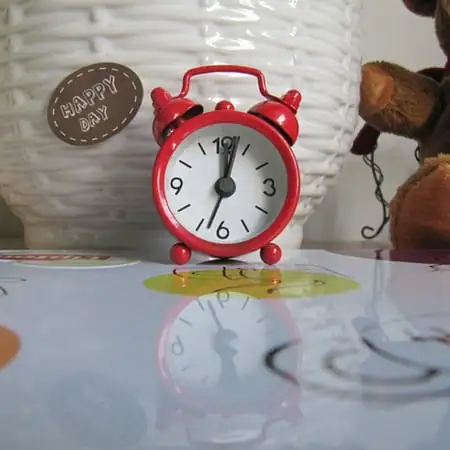 Table Clocks For Living Room Red Kitchen Decor Retro Desk Clock Creative Clock Cute Small Alarm photo Table Clocks For Living Room Red Kitchen Decor Retro Desk Clock Creative Clock Cute Small Alarm