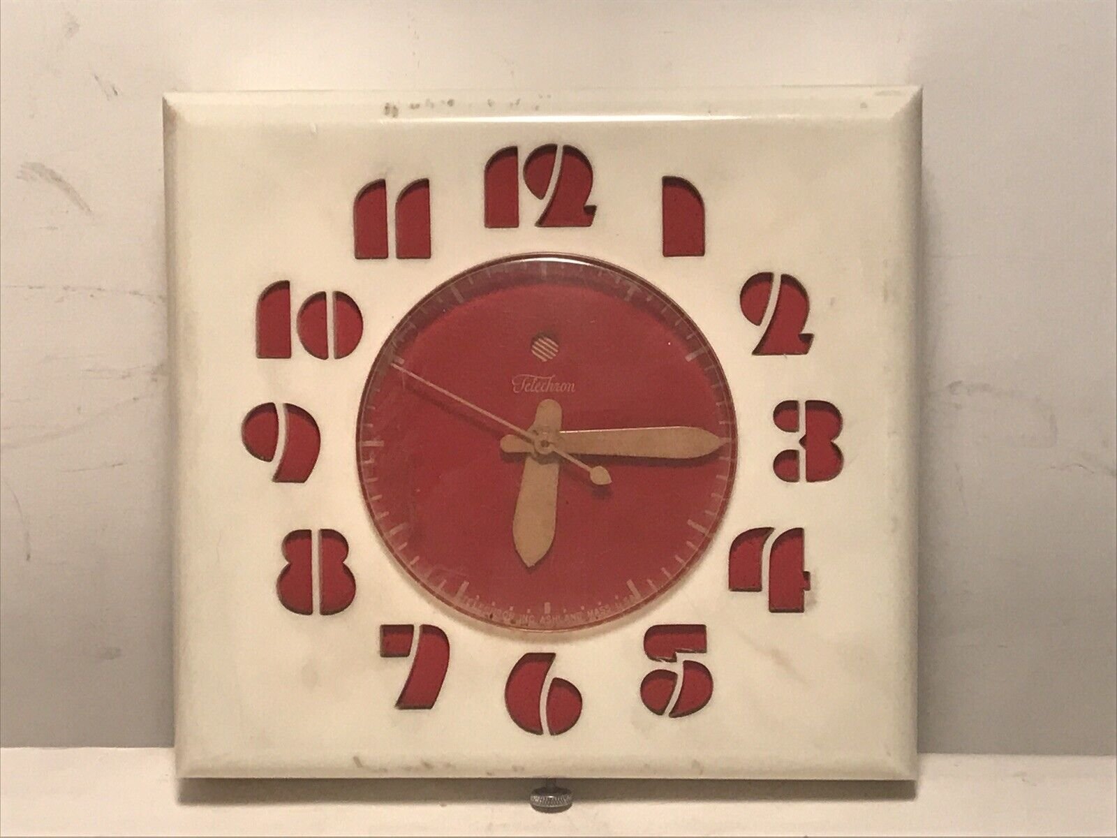telechron model 2H27 mid century art deco red & white wall clock vintage kitchen