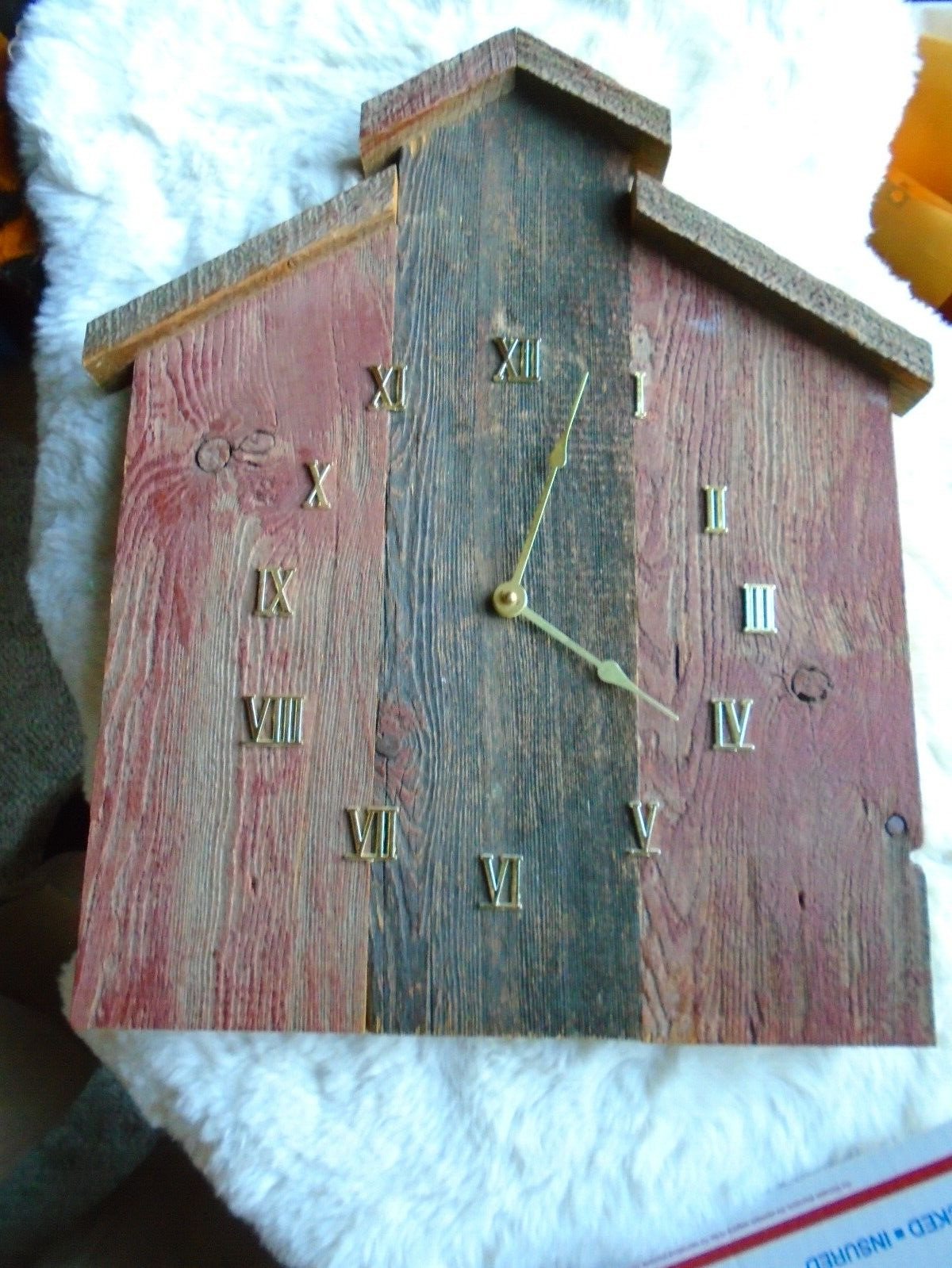 Vintage Barn Board Reclaimed Wood Wall Clock 20" x 16" Very Nice Barn Shaped