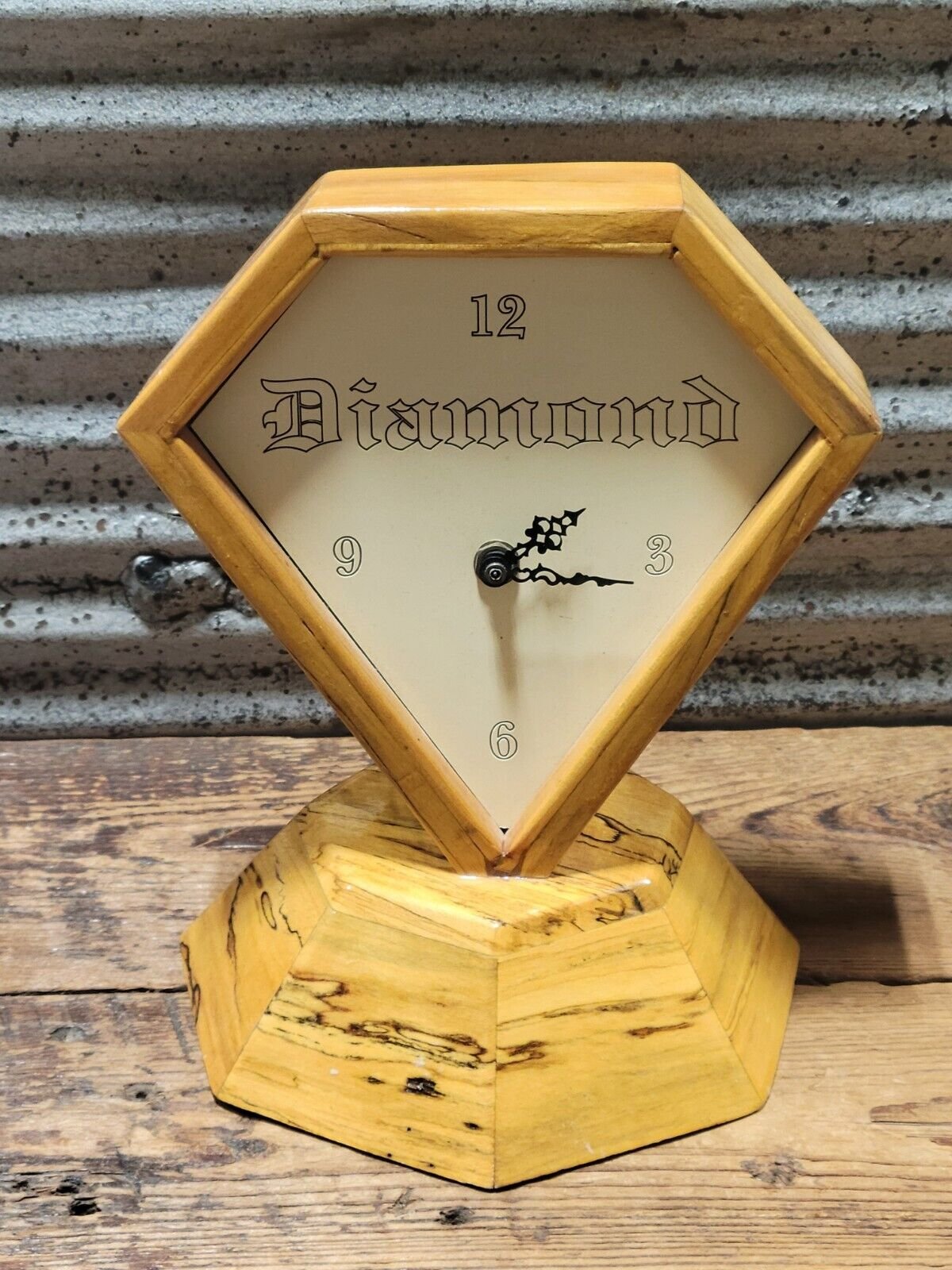 Vintage Diamond Billiards Wood Advertising Battery Op Desk Clock Pool Tables