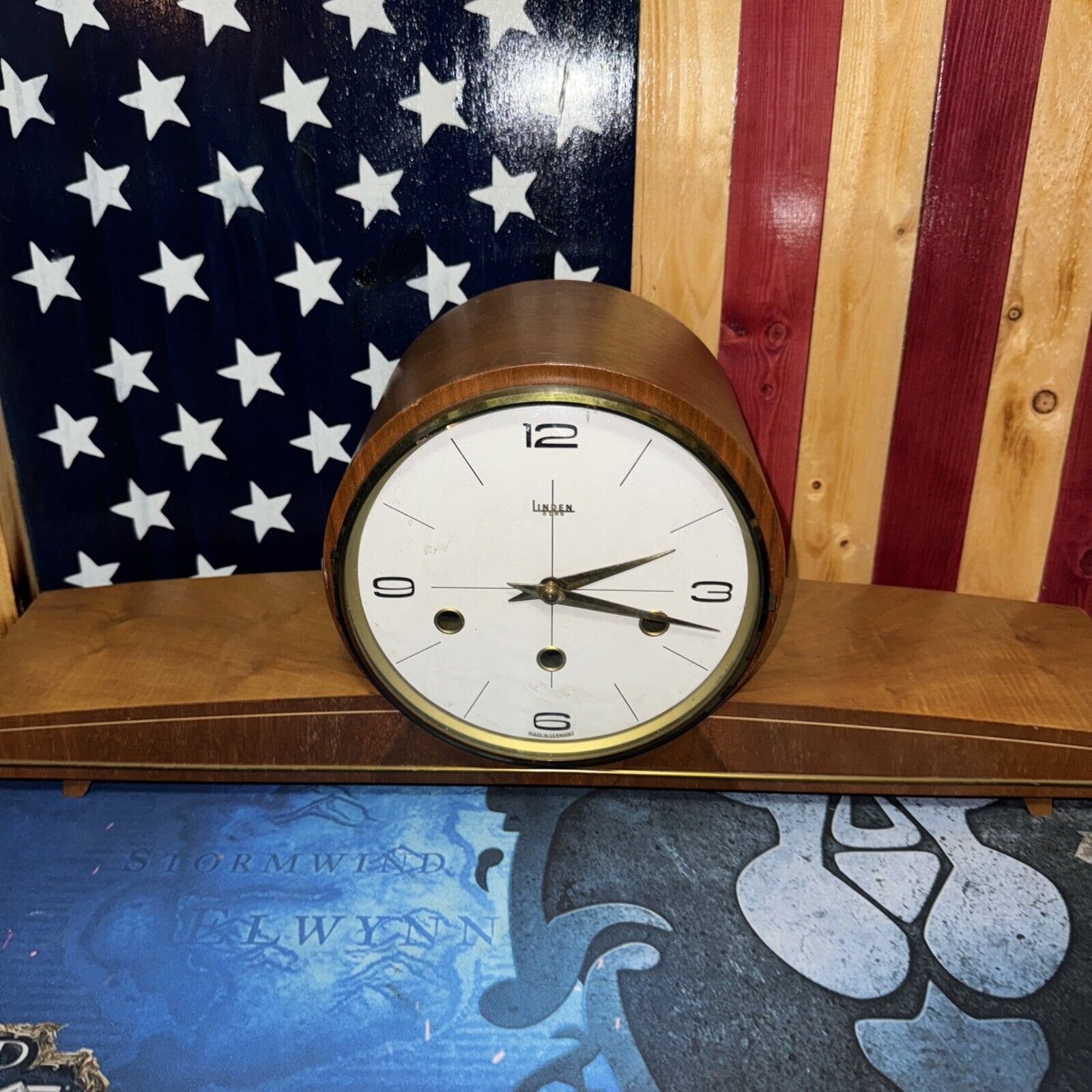 Vintage Linden 8 Day Mantel Clock ((Made In Germany)