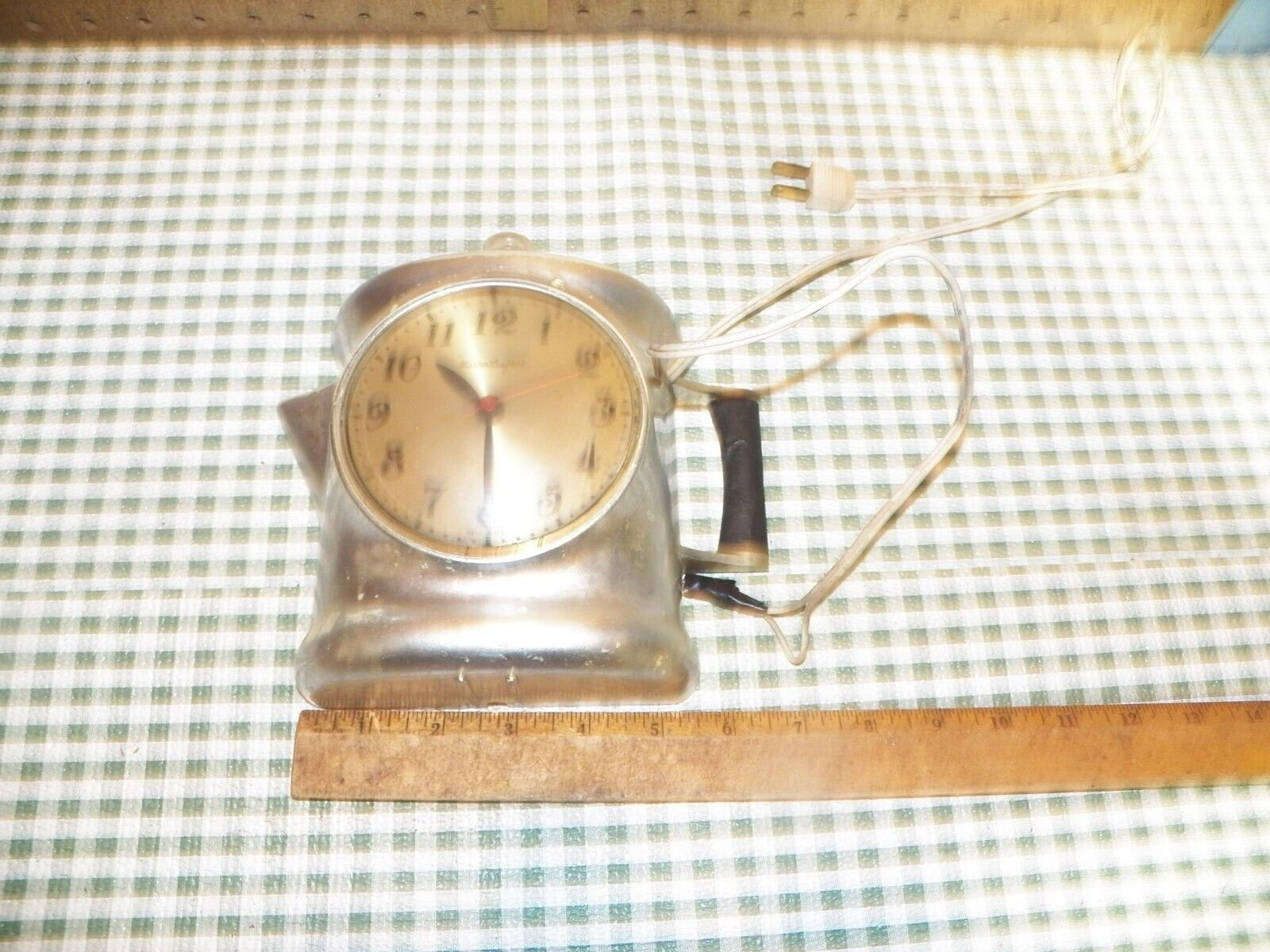 Vintage MASTER CRAFTERS Perky Coffee Pot Novelty Electric Wall Clock Model 470