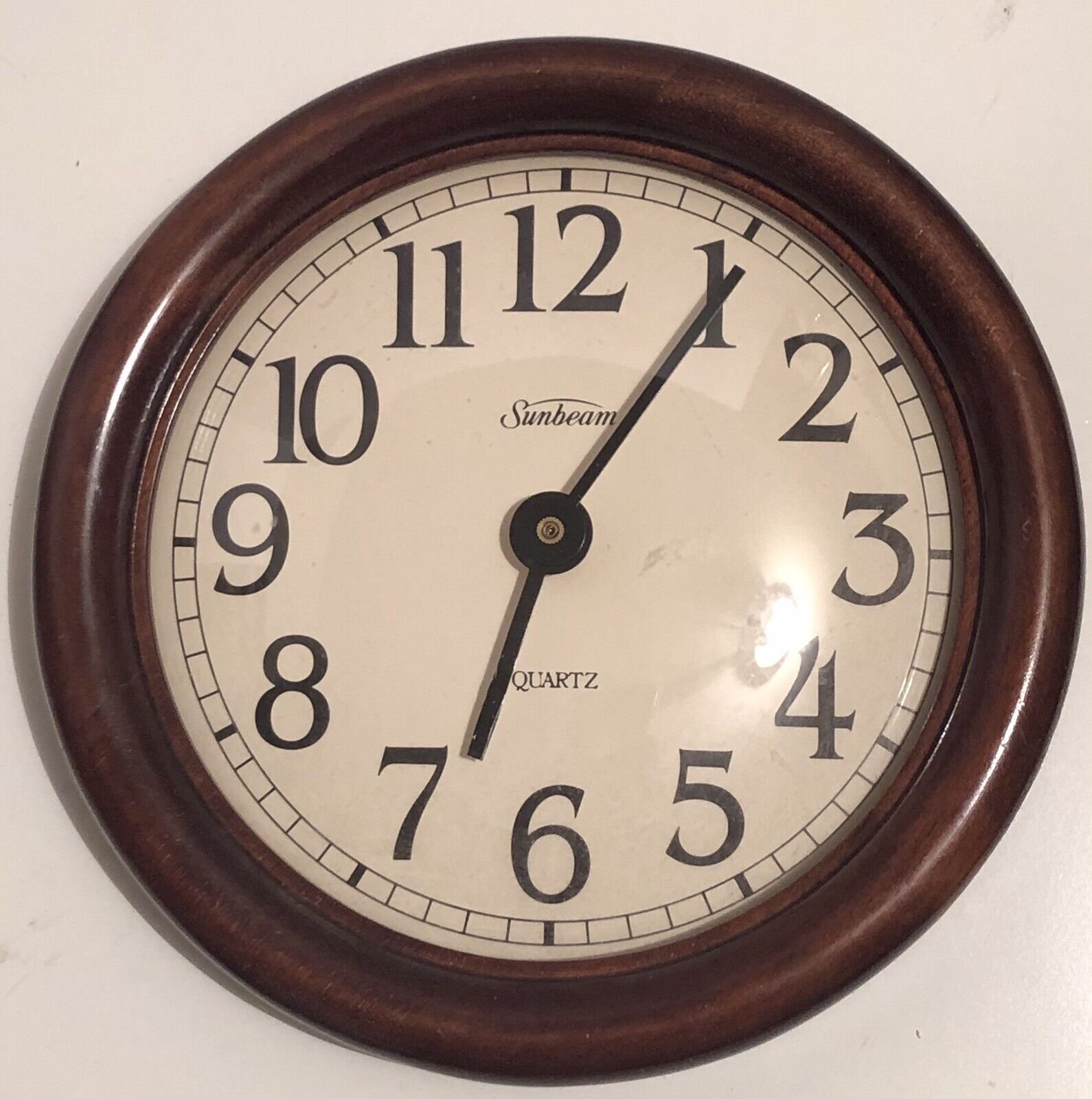 Vintage Sunbeam 10” Wood Frame Round Wall Clock Quartz