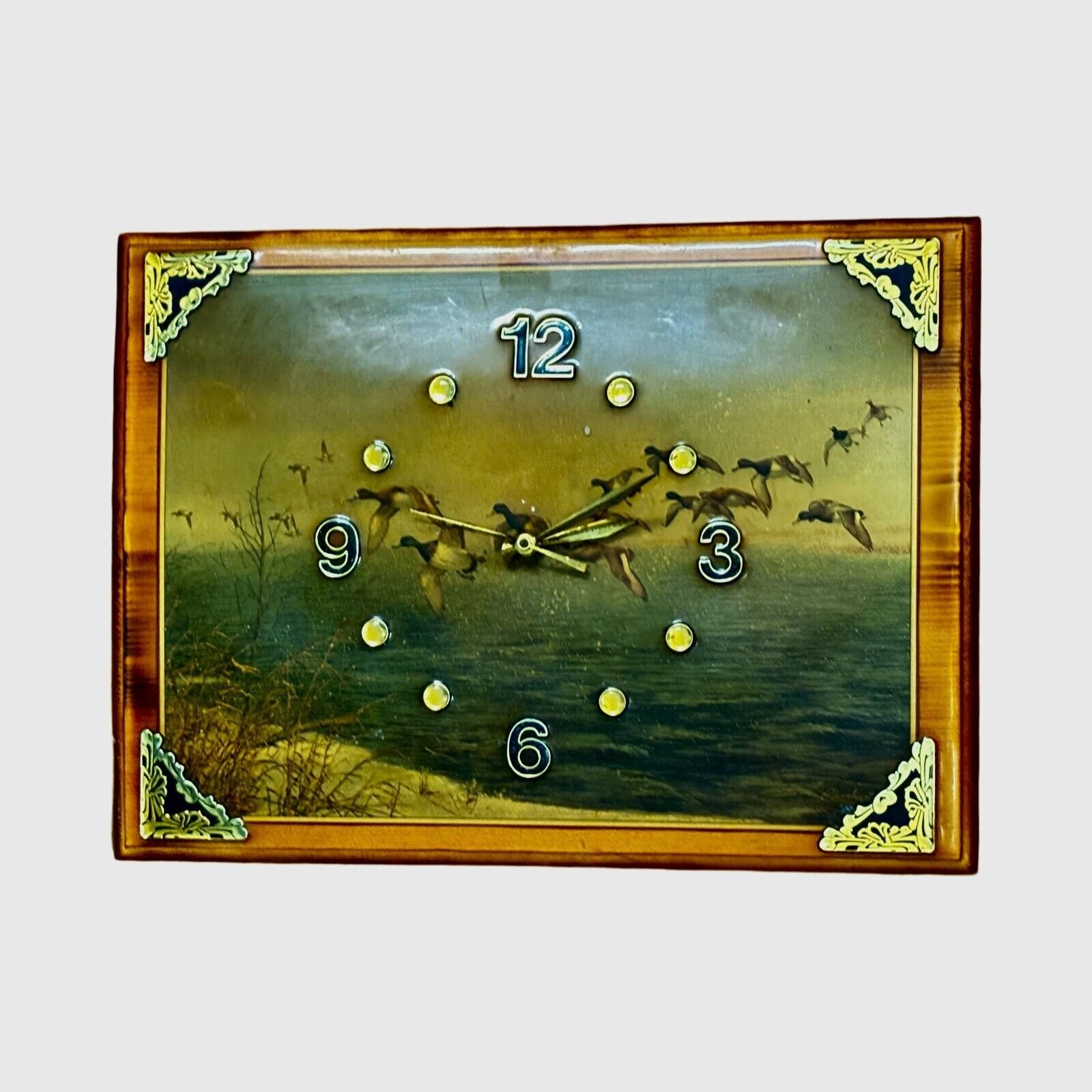 Vintage Wilson’s Wood Wall Clock Ducks Hunter Rustic Home Decor