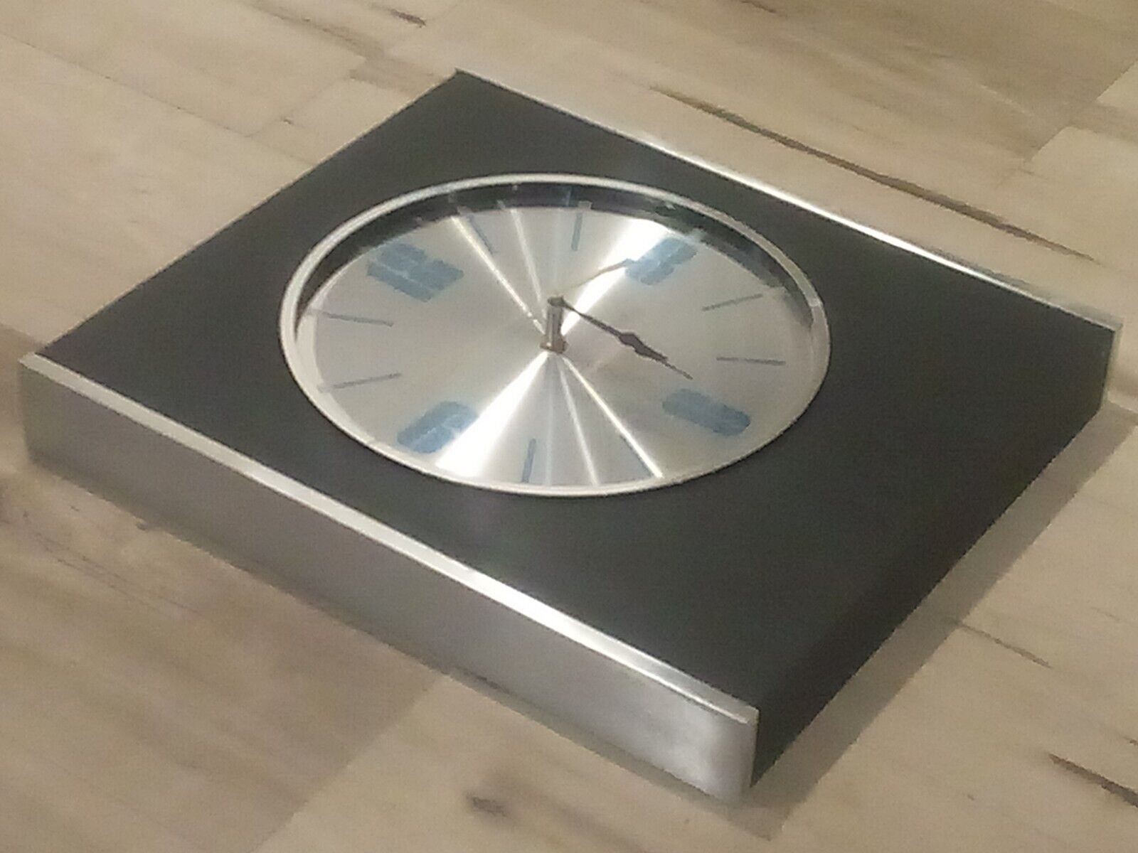 Vtg. Art Deco Sunbeam Wall Clock Silver & Blue Battery Operated Tested Works