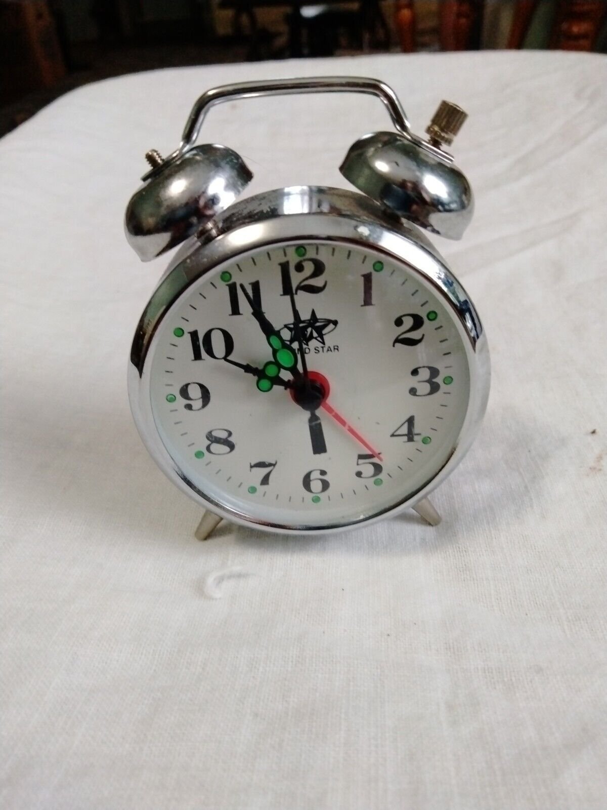 Vtg round star Alarm Clock Twin Bell Classic Design Chrome Glow In Dark, Works..