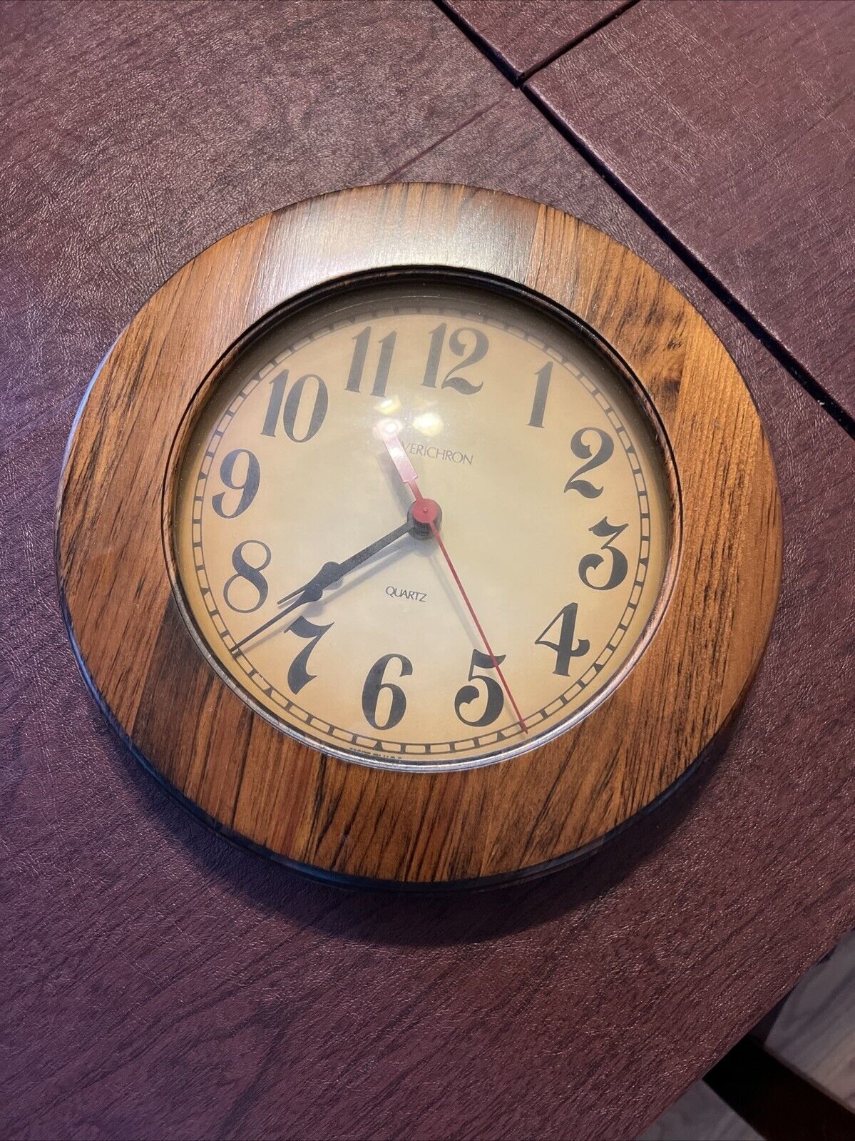 Vtg Verichron Quartz Oval Wall Clack Dark Wood Framebeige Dial Works