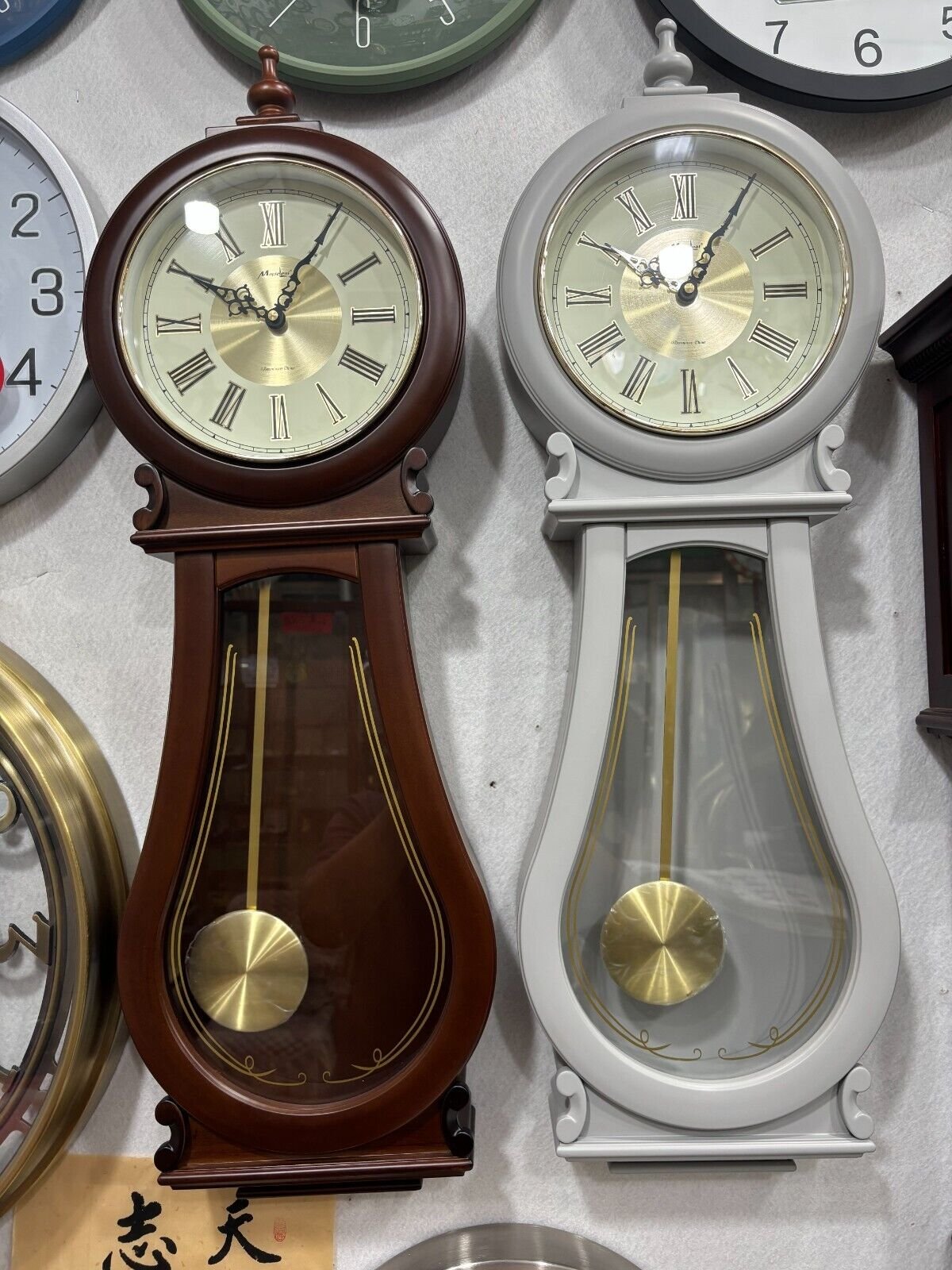 Wall-mounted clocks are beautiful, elegant, European-style design, high-end and