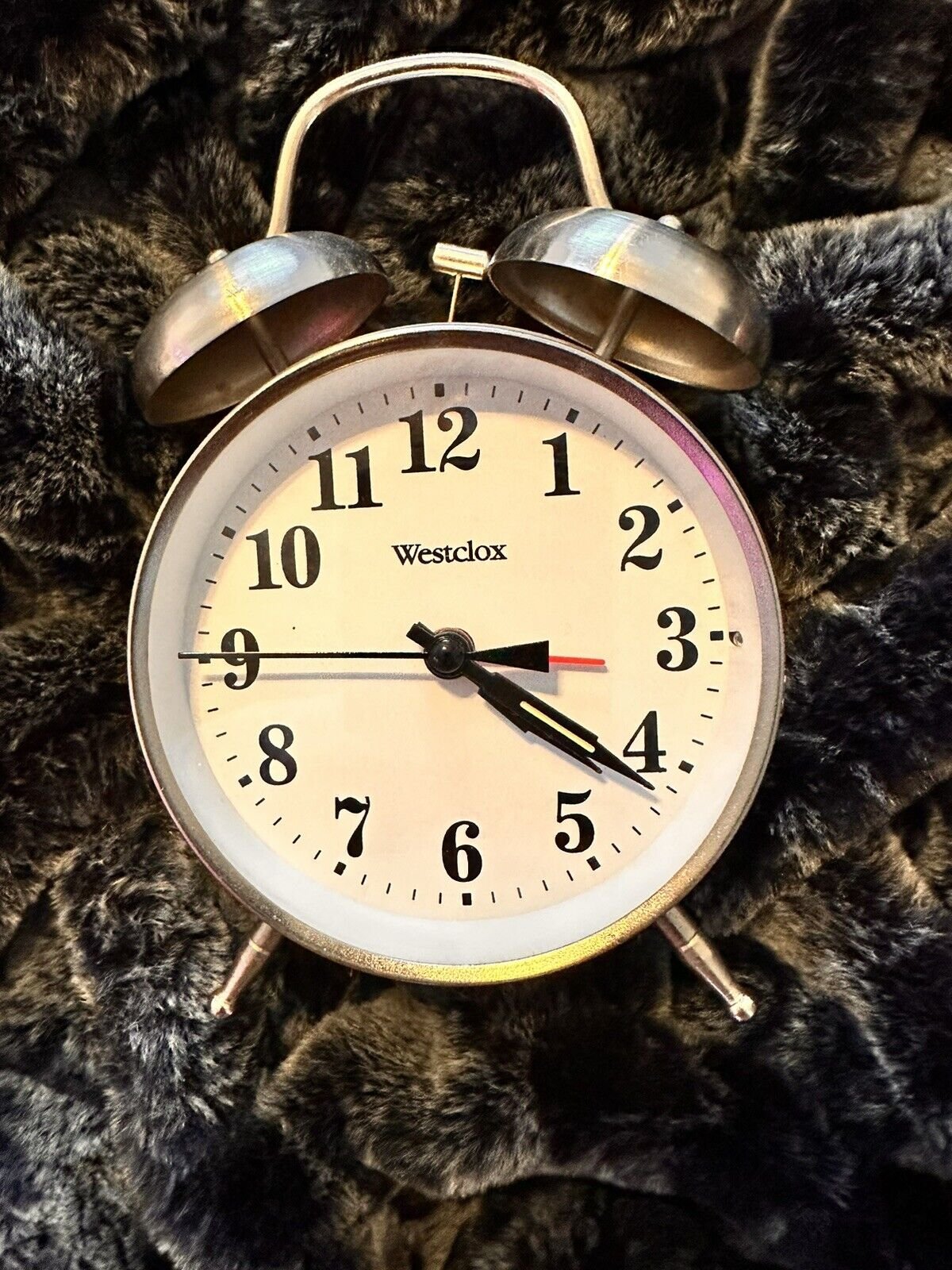 Westclox Twin Bell Alarm Clock 70010G Clock And Light Work. Doesn’t Turn Off