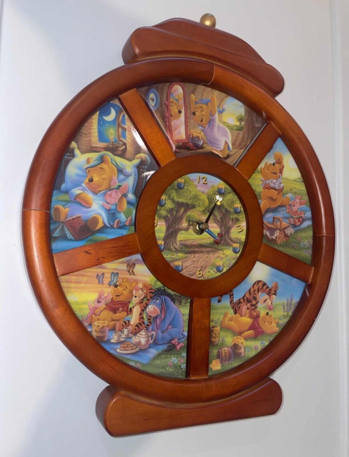 Winnie The Pooh The Bradford Exchange "Anytime Honeytime" Clock