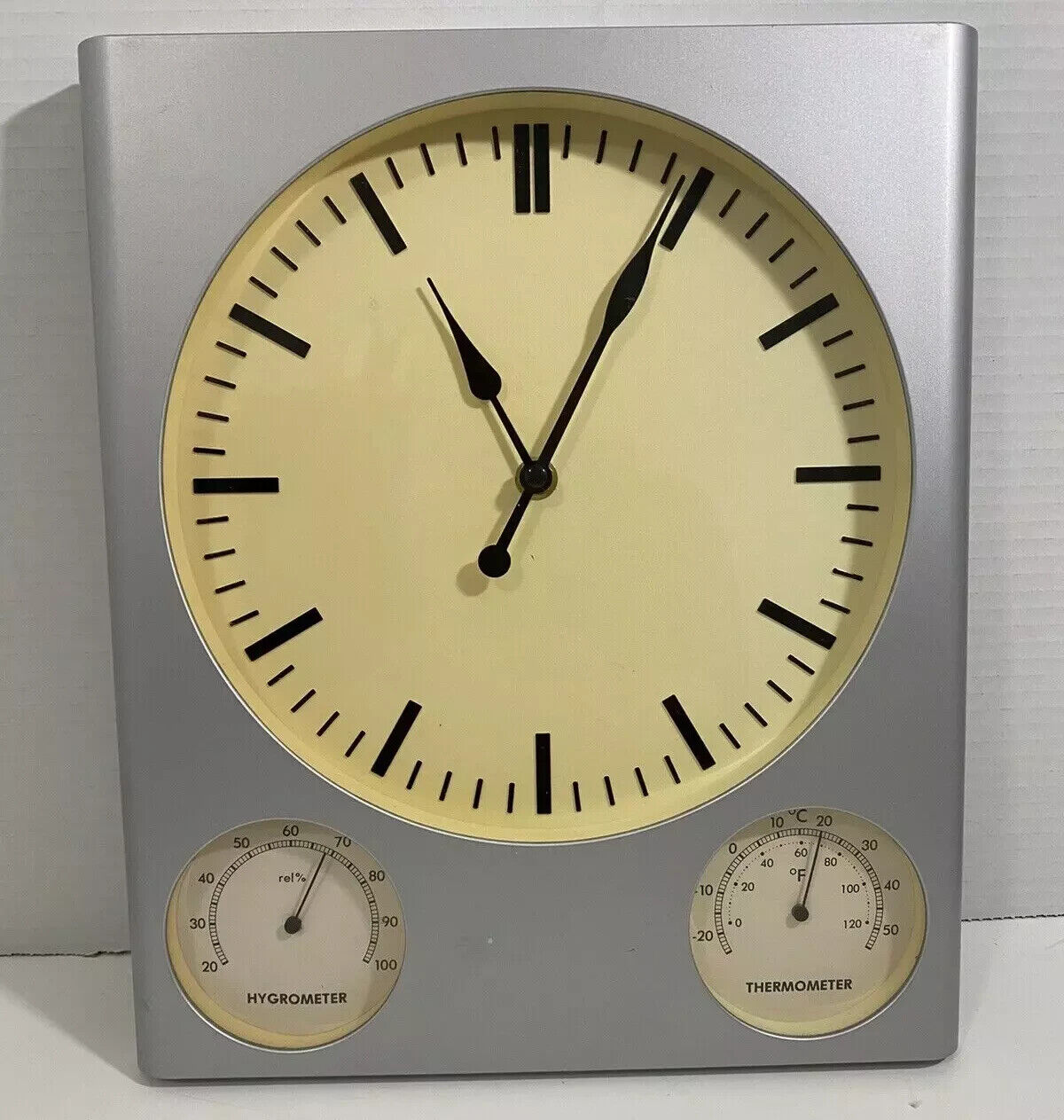 ANALOG WEATHER STATION WALL CLOCK- WITH HUMIDITY &TEMPERATURE DIALS WORKS