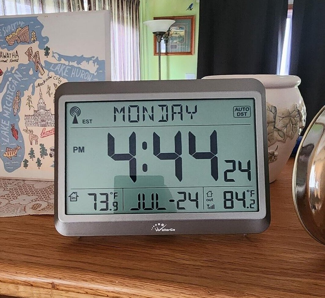 Atomic Clock Indoor Outdoor Temperature Self-Setting Digital 4 Time Zones DST