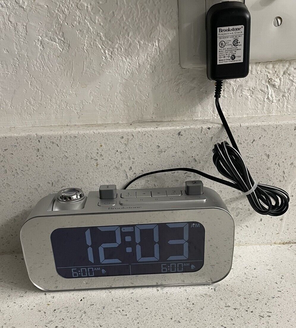 Brookstone Timesmart Electronic Dual Alarm Projection Clock Mod# 650218 Tested.