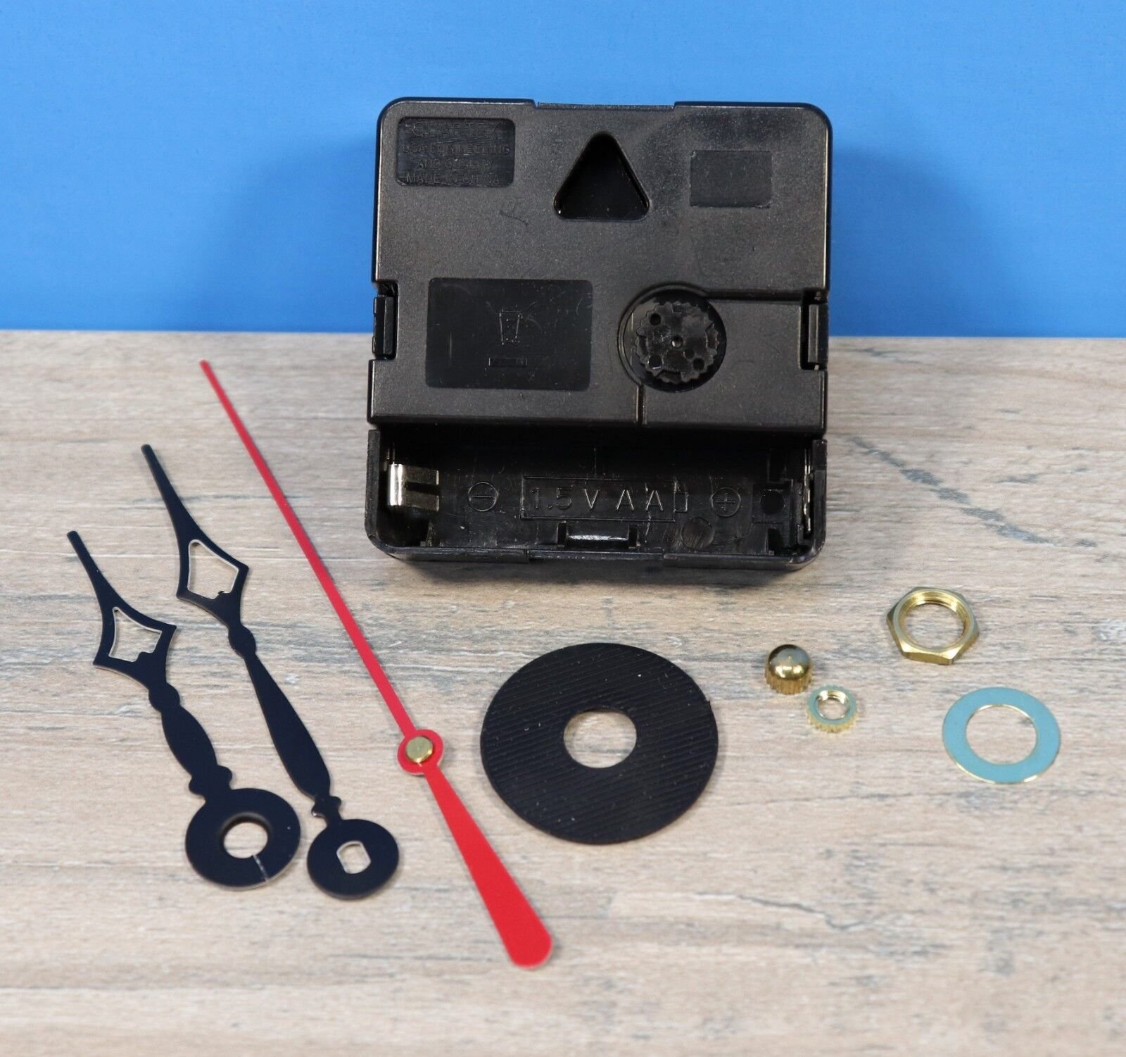 Quartex Q-80 Quartz Battery Clock Movement 3/4" Thick Dial 1 3/16" Shaft TERRY