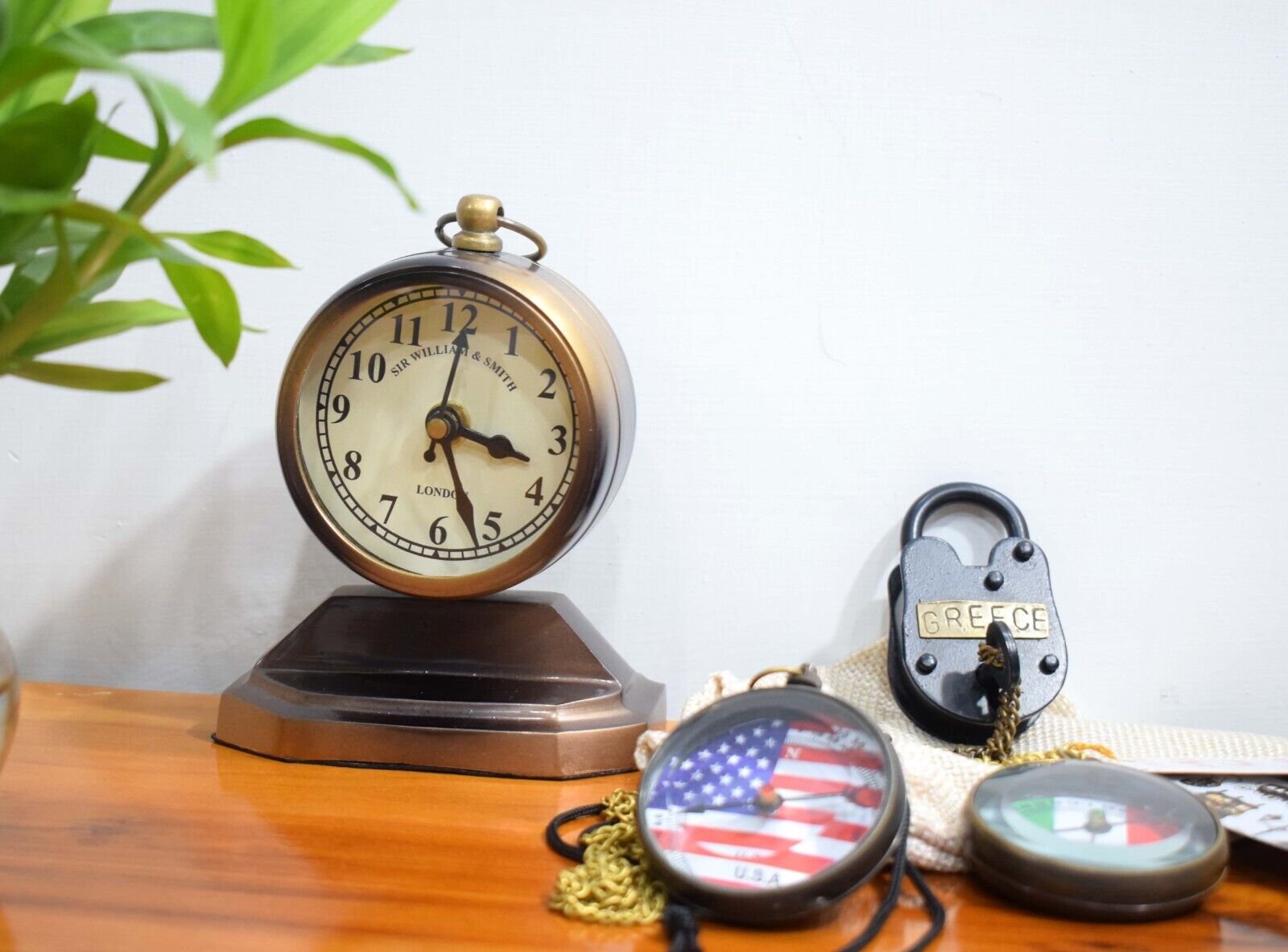 Elegant Brass Tabletop Clock with Classic Base Design – A Timeless Timepiece