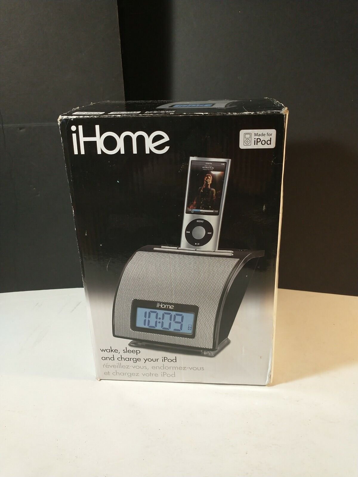 IHOME IH11 Black Docking Station Alarm Clock Charging Station iPod 3GS 4 4s