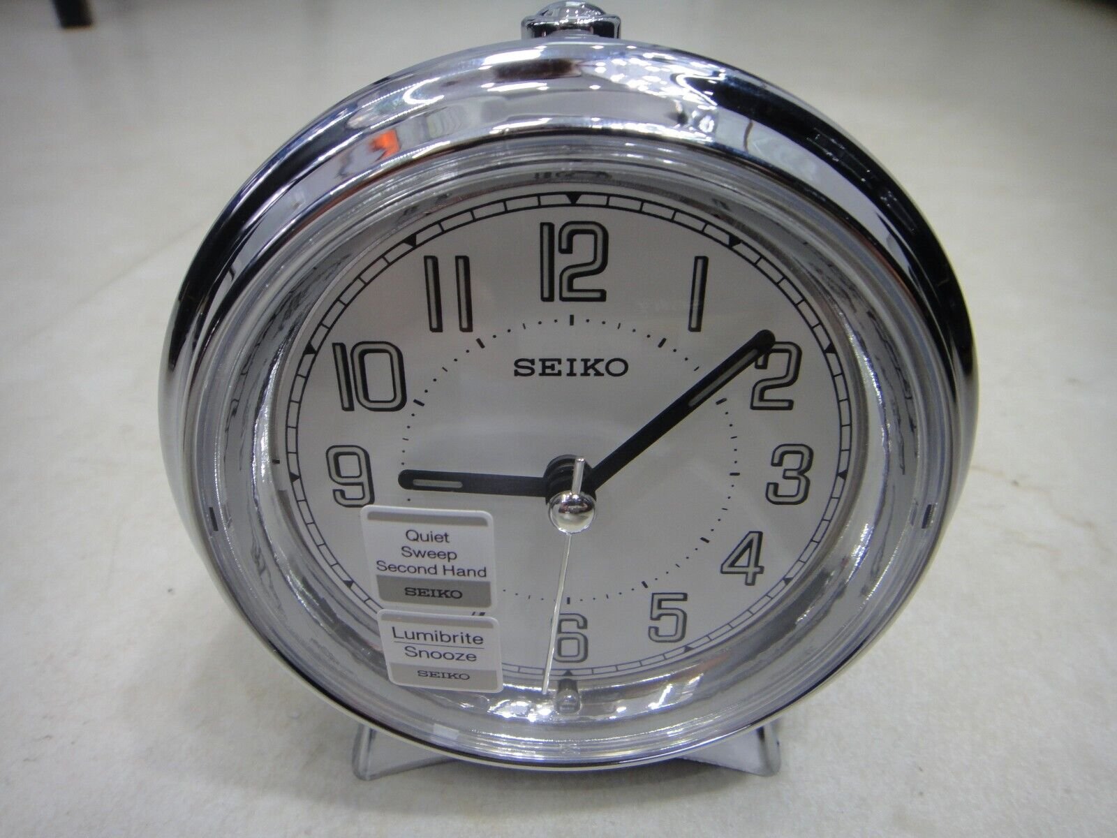 Seiko Bedside Alarm clock Sweep snooze Lumibrite night light QHE133S auto stop