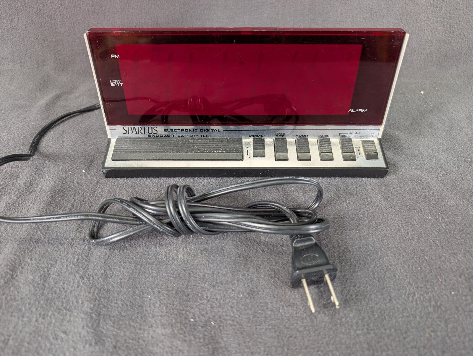 Vintage Red Spartus Electronic Digital Alarm Clock Model 1150 Battery Backup ✅✅✅