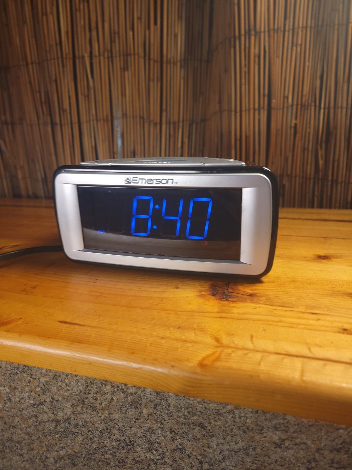 Dual Alarm and Clock radio Emerson SmartSet CKS9031 New Back Up Battery