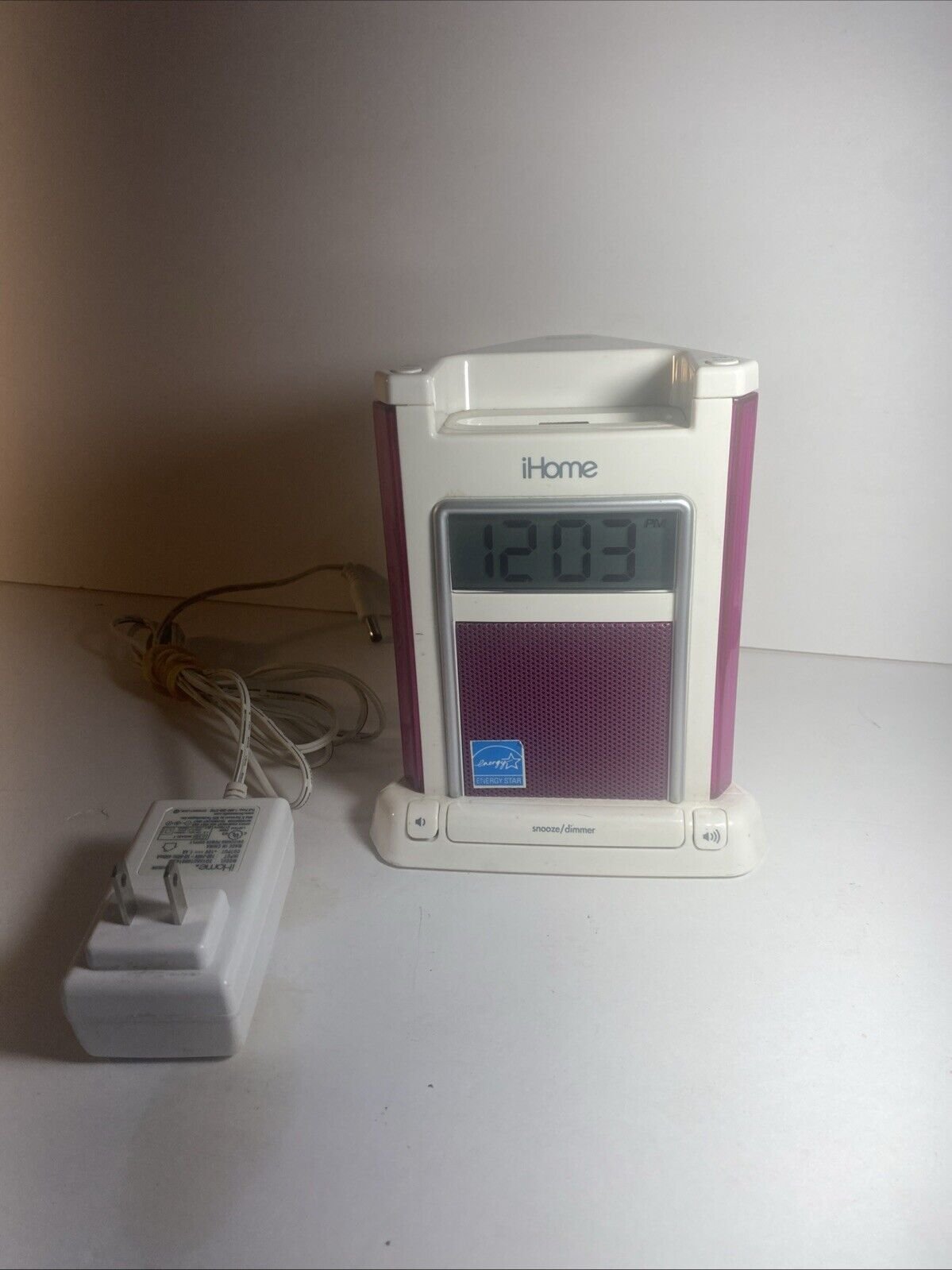 ihome alarm clock IH4p. Tested And Works pink