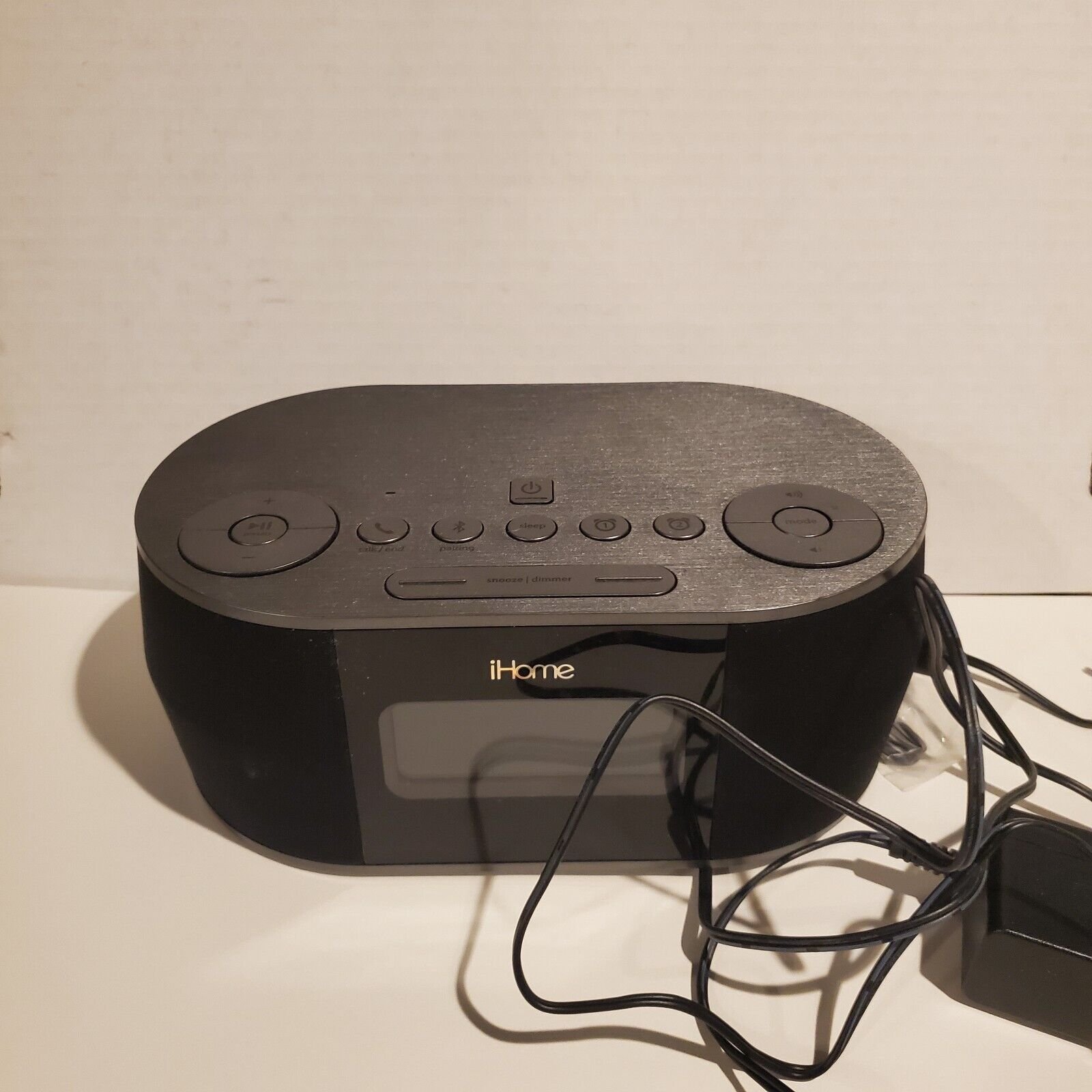 iHome Ibt38-Dual Alarm Clock Bluetooth Speaker/radio