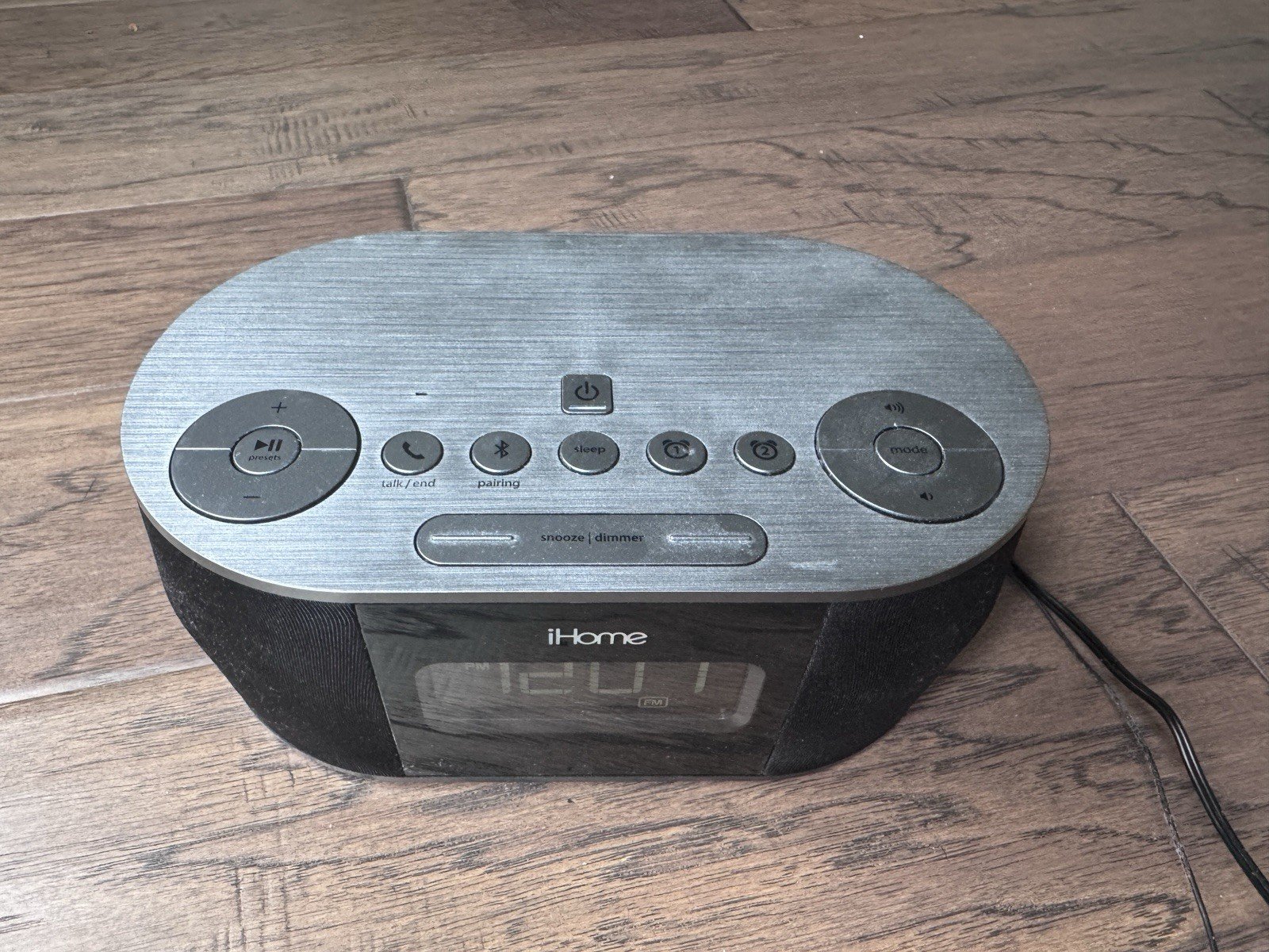 iHome Ibt38-Dual Alarm Clock Bluetooth Speaker/radio