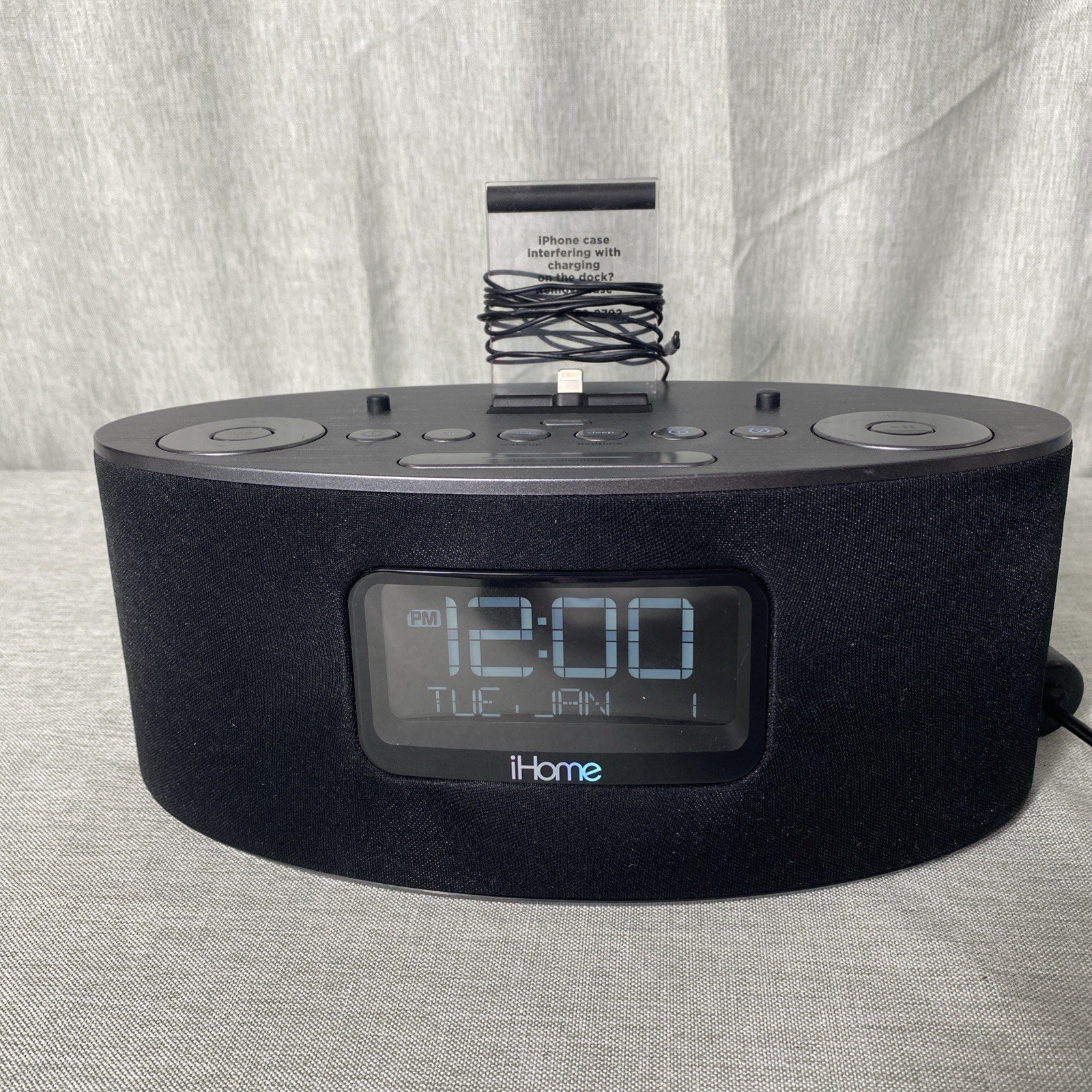 iHome iDL46 Dual Alarm FM Clock Radio Charging Dock Apple iPod iPad iPhone