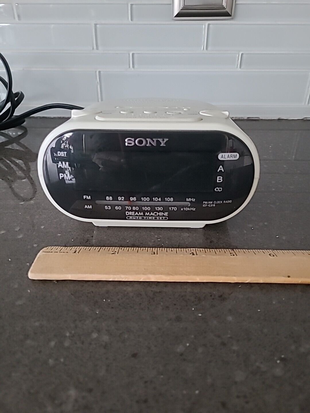 Sony Dream Machine Alarm Clock ICF-C318 WHITE Dual Alarm w/ Automatic Time Set