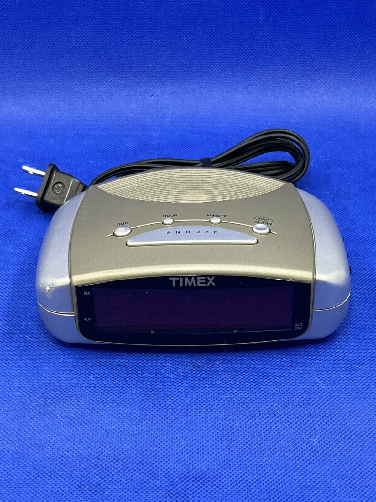 Timex T109S Extra Loud Digital Alarm Clock Plug In Battery Backup
