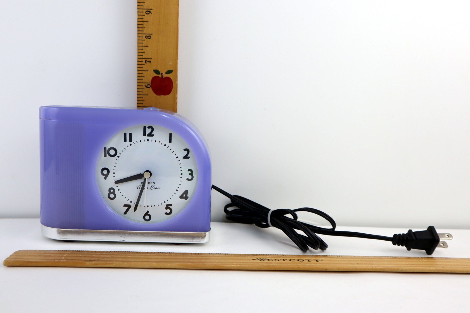 VTG Big Ben Purple Moon Beam Light Up Clock w/Flashing Light Alarm - Tested
