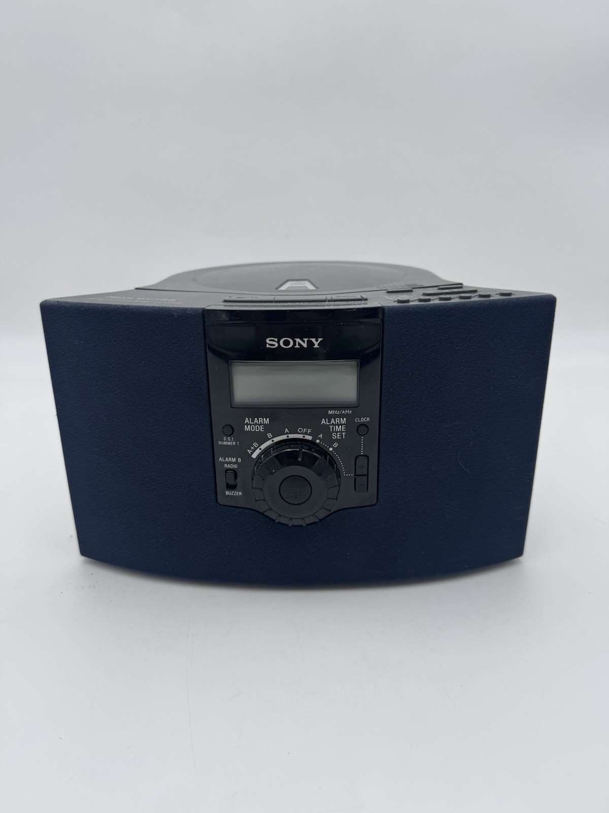 Sony Dream Machine AM/FM - CD - Alarm Clock - Radio - ICF-CD823 Tested / works