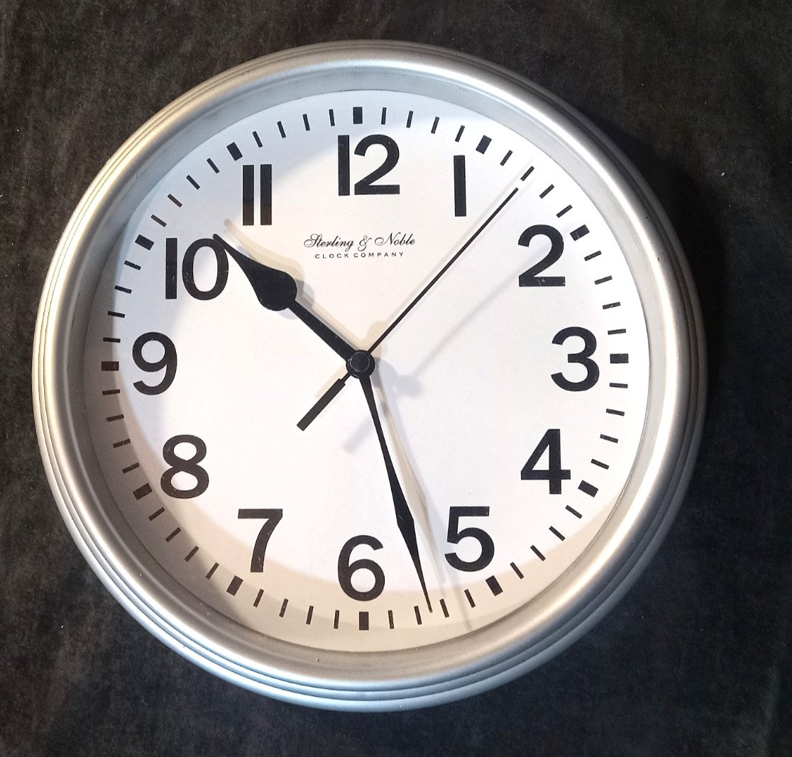 Sterling & Noble Clock Company Wall Clock 8.5" Tested Working