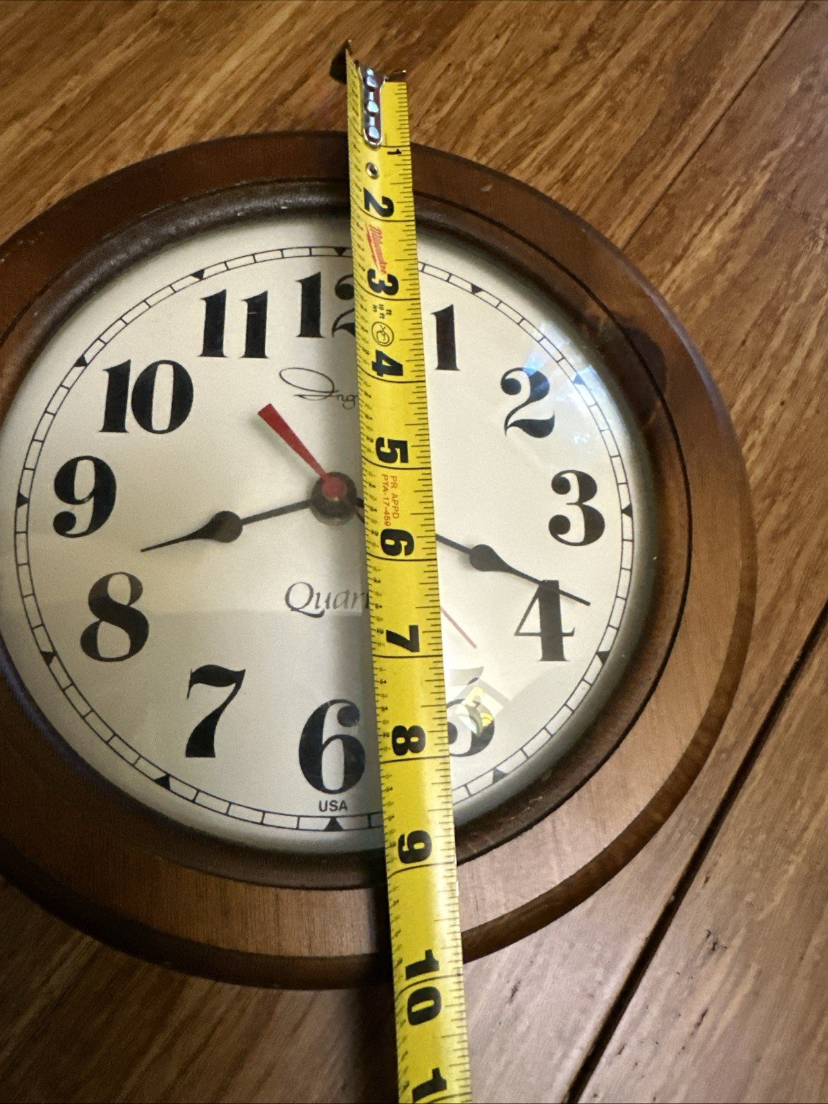 Vintage 10" Round Ingraham Wall Clock Quartz Wood Frame Made in USA. Used.