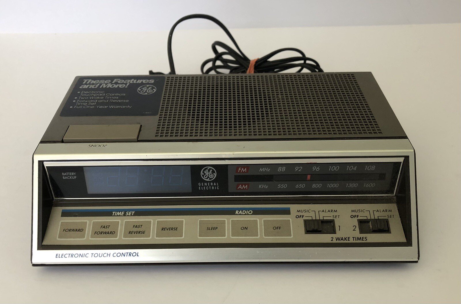 VTG 80s GE 7-4663A Woodgrain AM/FM Alarm Clock Radio - Tested & Fully Working