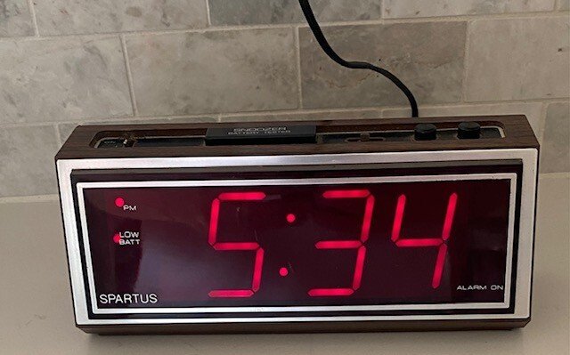 Vtg 80s Woodgrain Digital Alarm Clock Model 1099 Large Numbers USA Spartus Works