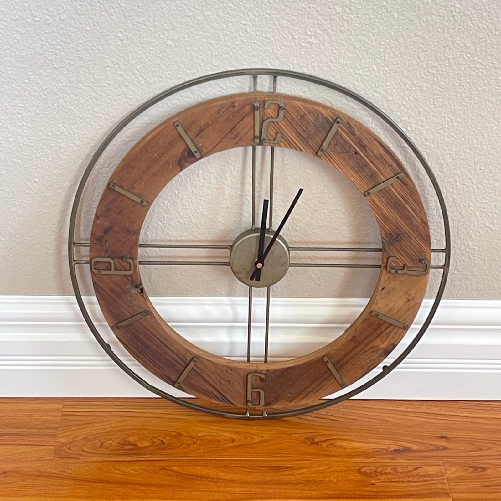 Western Coutry Style Wooden Unique 20” Round Wall Clock