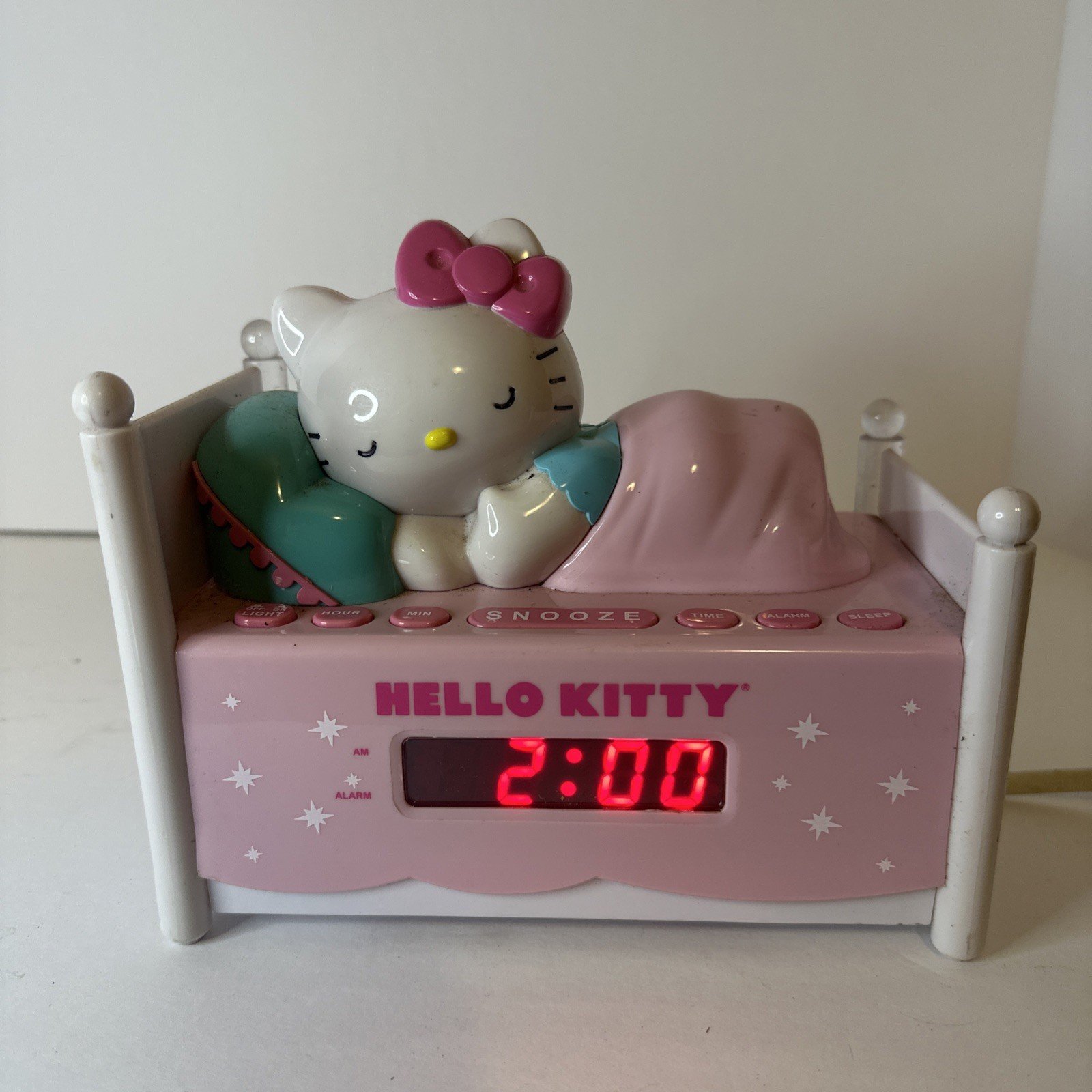 2013 Sanrio Hello Kitty Sleeping Kitty Alarm Clock Radio auto scan memory