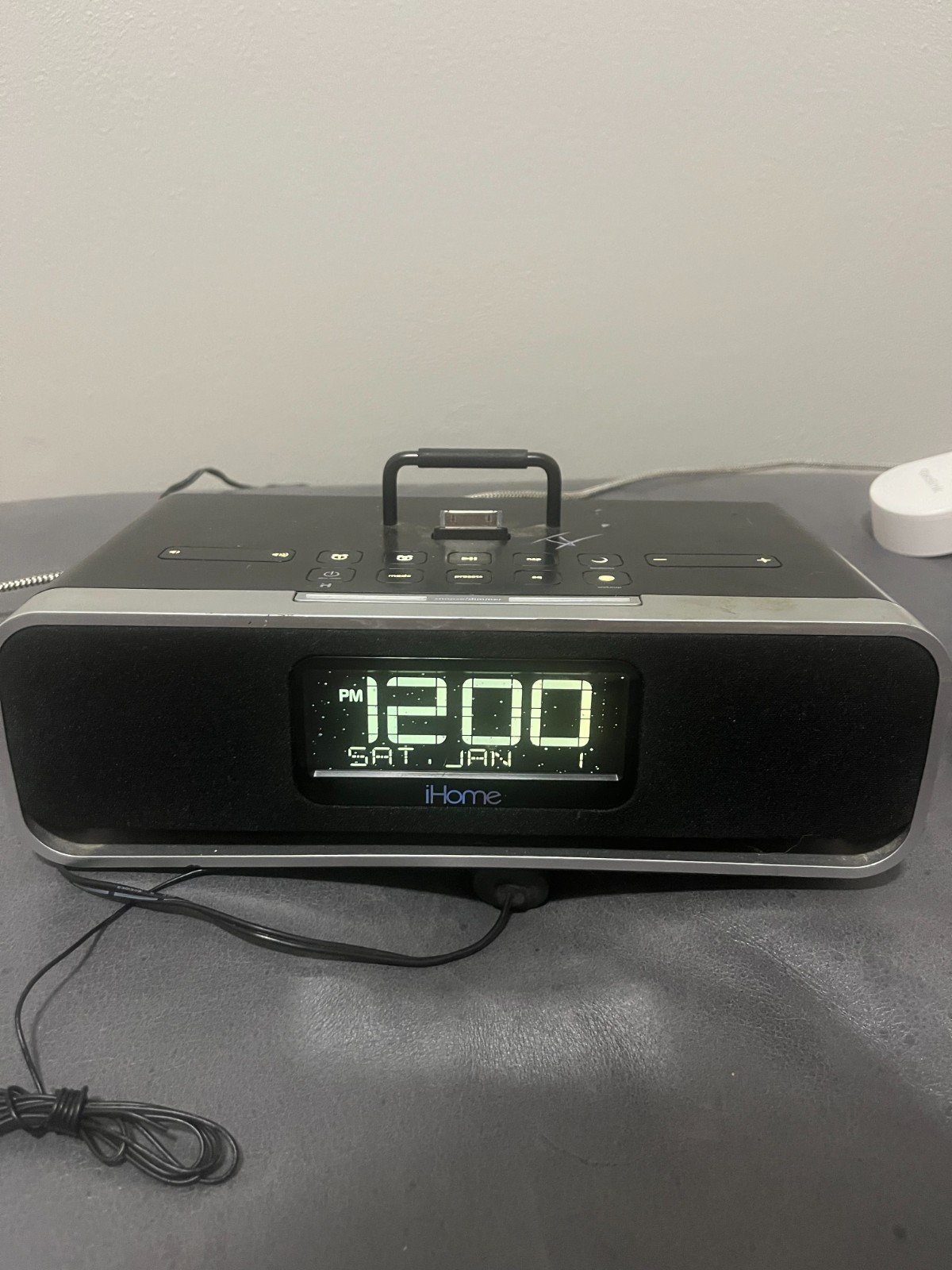 iHome iD91 Dual Alarm Clock Stereo FM Radio - Black Works But No Remote