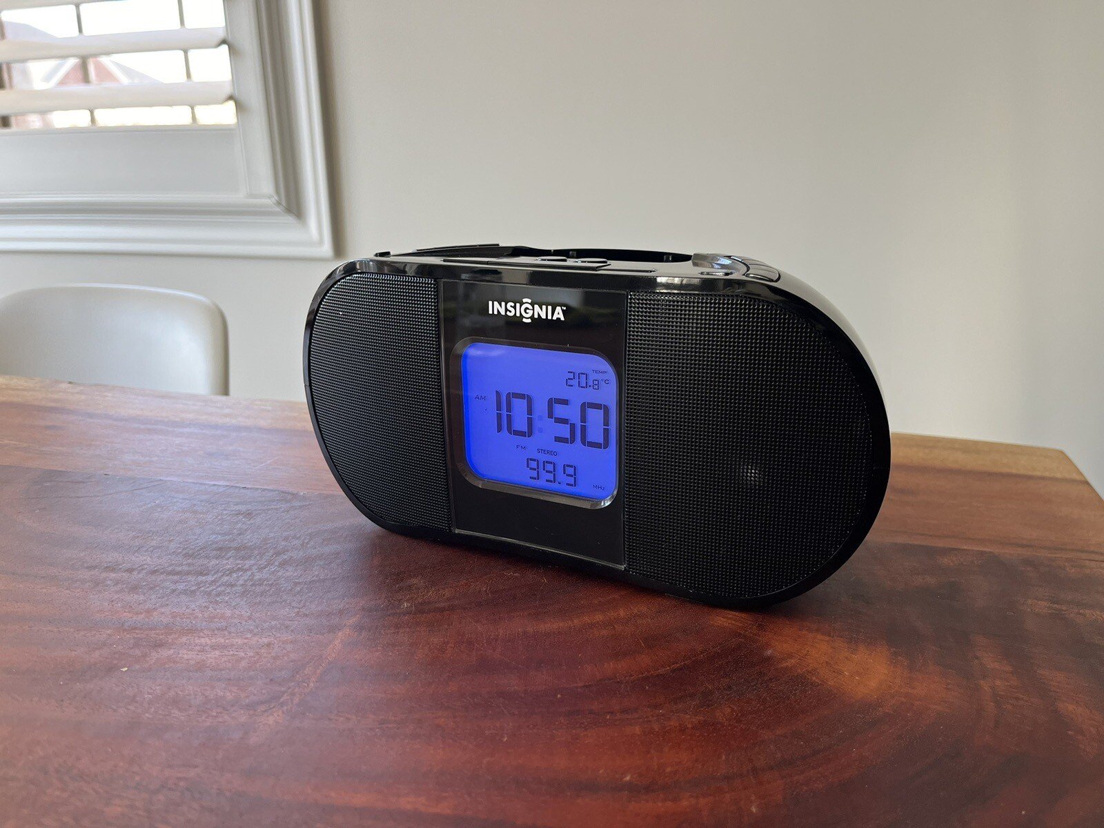 Insignia NS-S4000 Clock Radio With IPod Docking