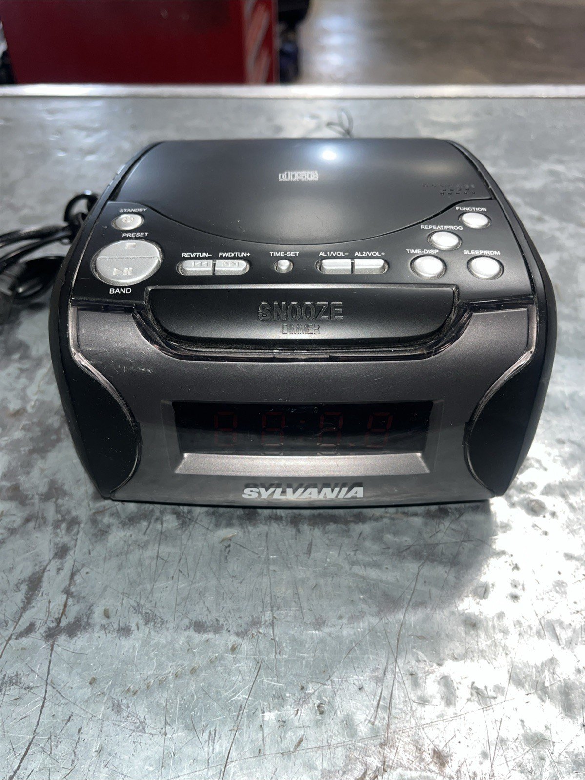 Sylvania CD Clock Radio SCR4986