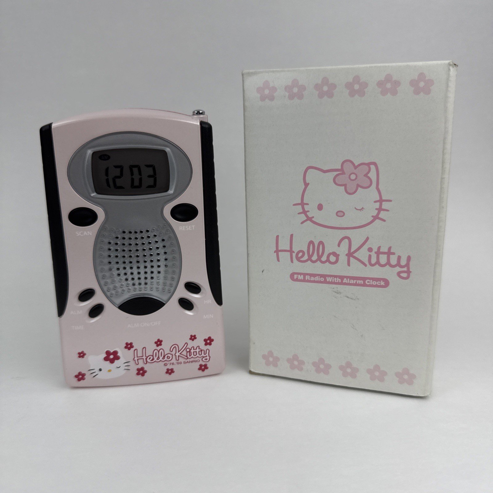 VTG Sanrio Pink Hello Kitty FM Radio Alarm Clock Works Tested Open Box